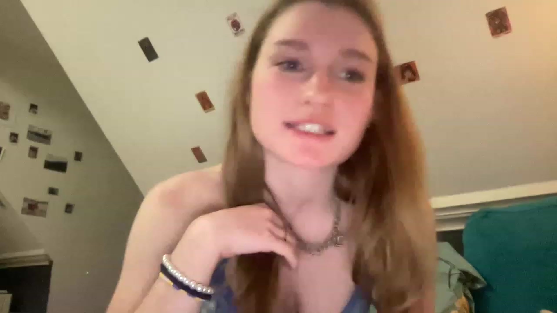 Gallery image thumbnail from FrecklyTaylor's myfreecams stream on, 11/28/2022, 17:50 image 9 of 20