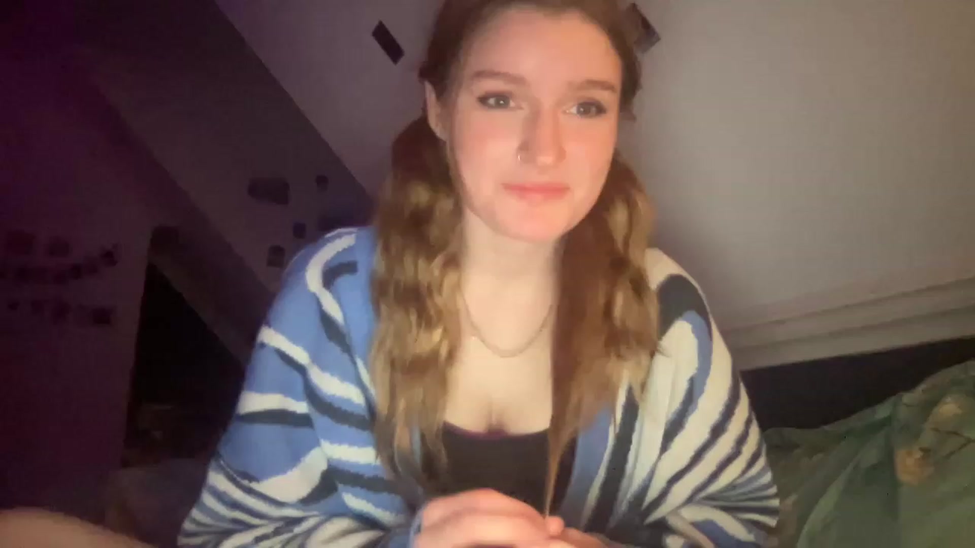 Gallery image thumbnail from FrecklyTaylor's myfreecams stream on, 12/01/2022, 16:49 image 4 of 20