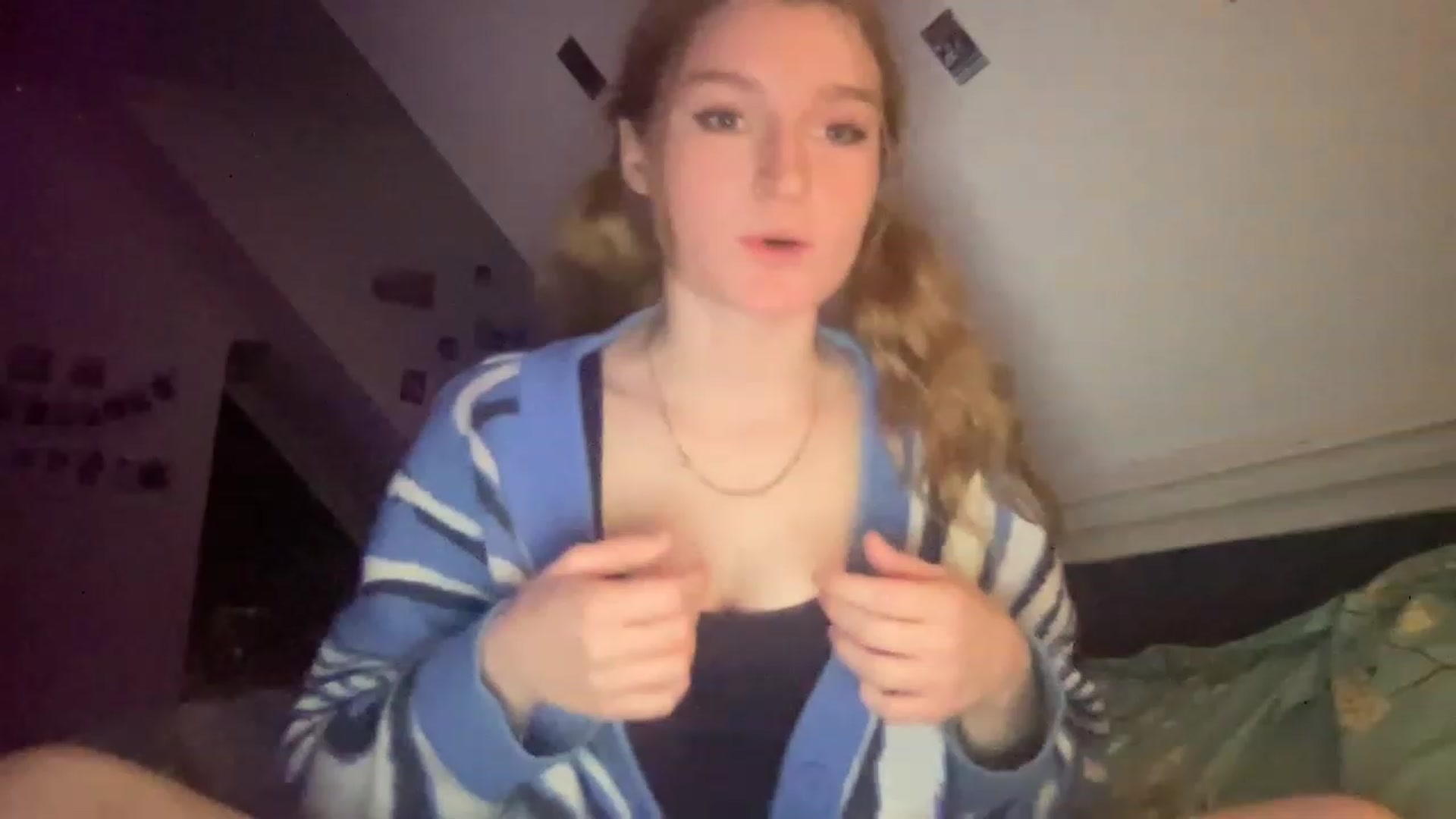 Gallery image thumbnail from FrecklyTaylor's myfreecams stream on, 12/01/2022, 16:49 image 1 of 20