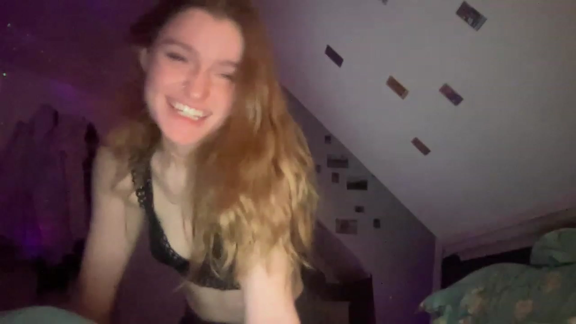 Gallery image thumbnail from FrecklyTaylor's myfreecams stream on, 12/07/2022, 16:23 image 9 of 20