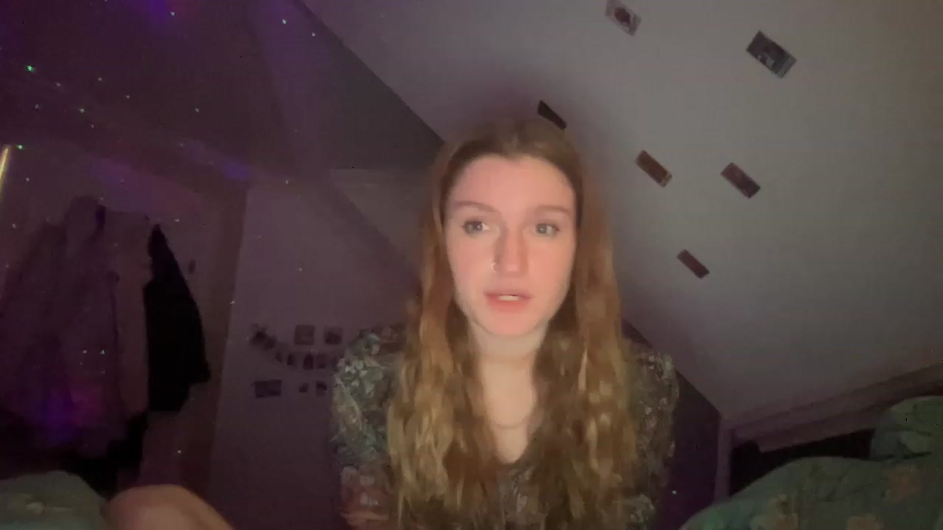 Gallery image thumbnail from FrecklyTaylor's myfreecams stream on, 12/07/2022, 16:23 image 1 of 20