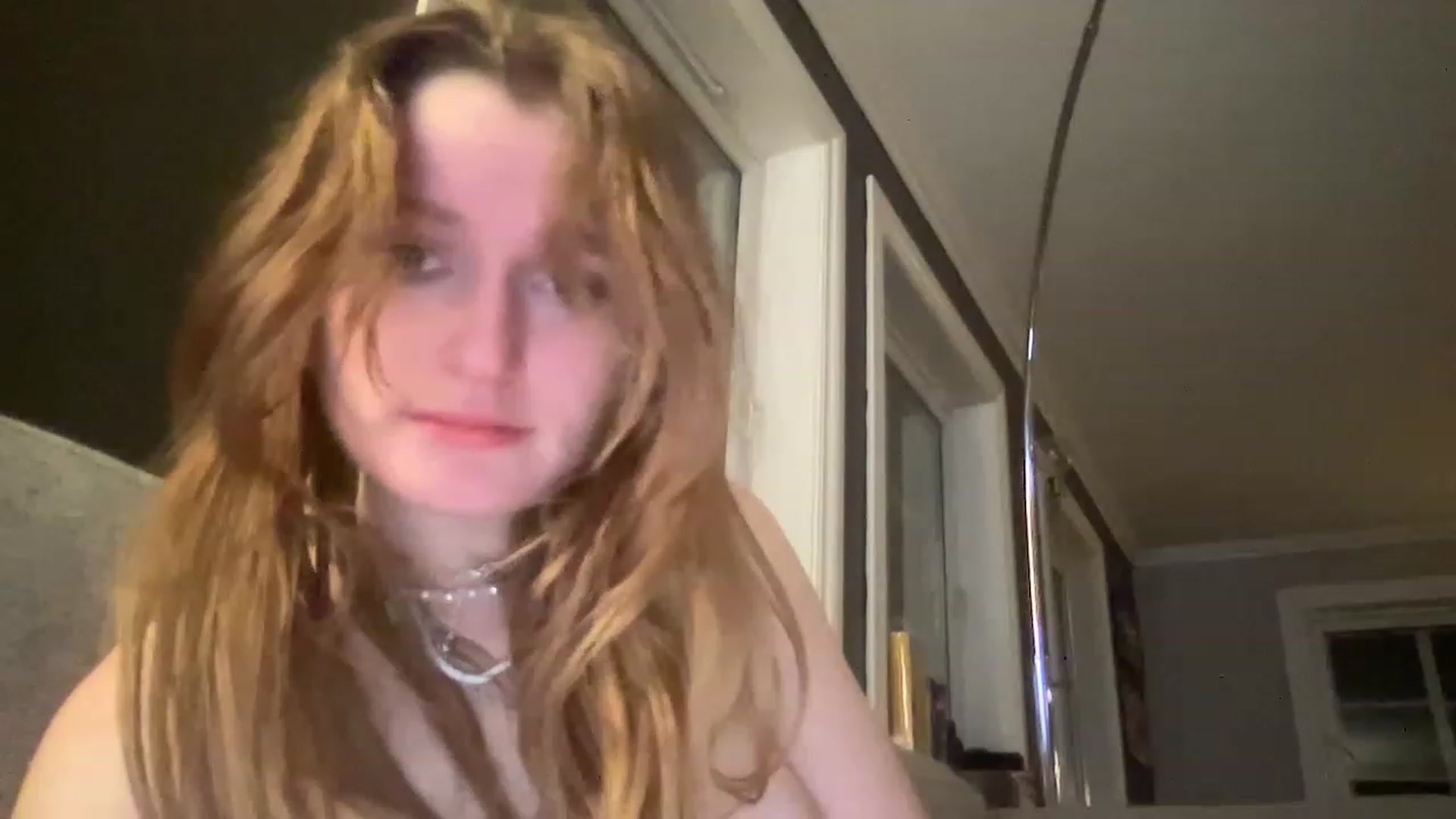 Gallery image thumbnail from FrecklyTaylor's myfreecams stream on, 02/17/2023, 23:32 image 19 of 20