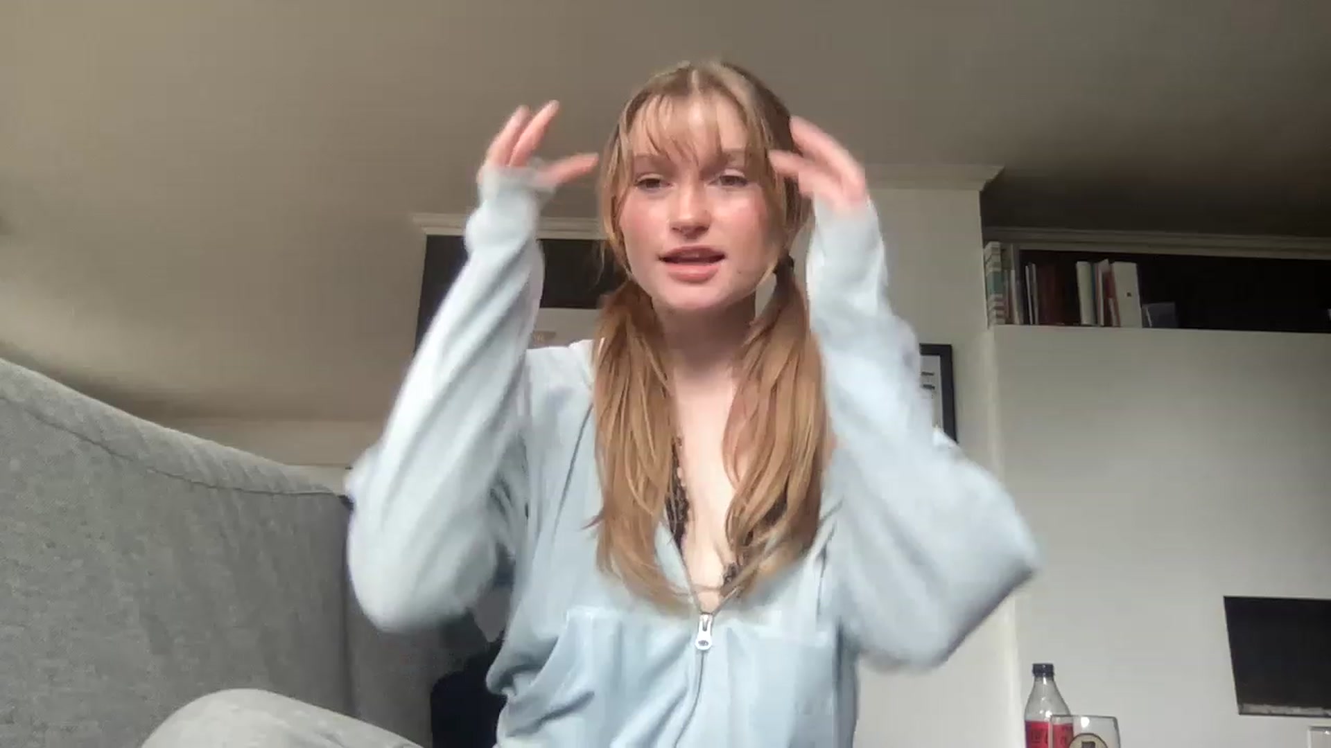 Gallery image thumbnail from FrecklyTaylor's myfreecams stream on, 05/26/2023, 15:31 image 8 of 20