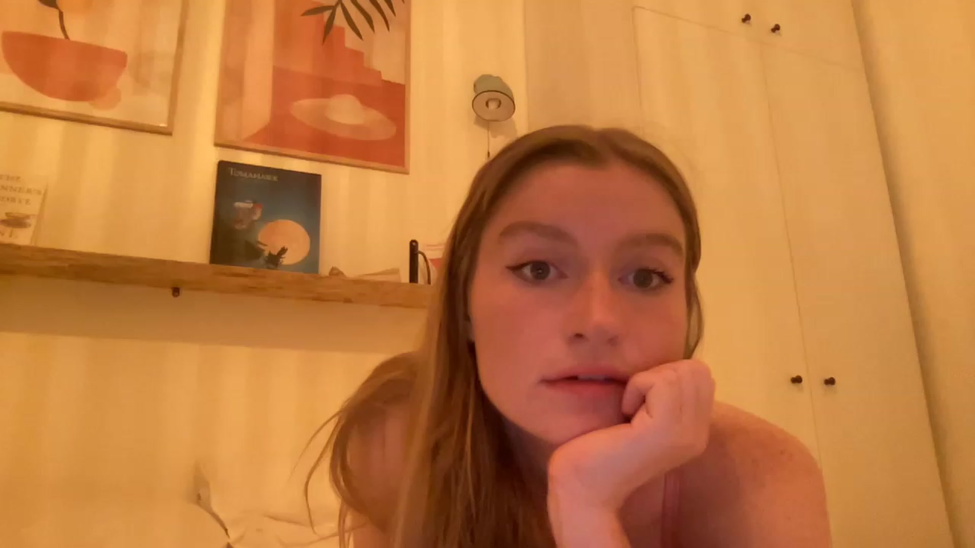 Gallery image thumbnail from FrecklyTaylor's myfreecams stream on, 06/27/2023, 20:21 image 1 of 20