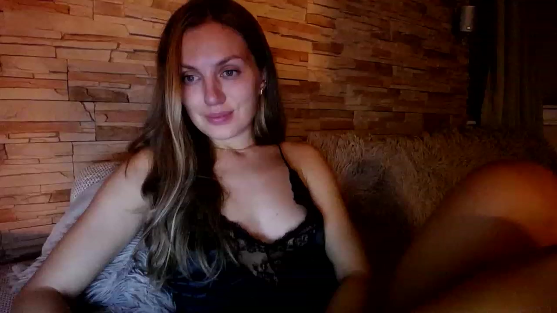 Gallery image thumbnail from Free_Love's myfreecams stream on, 12/29/2022, 22:51 image 4 of 20