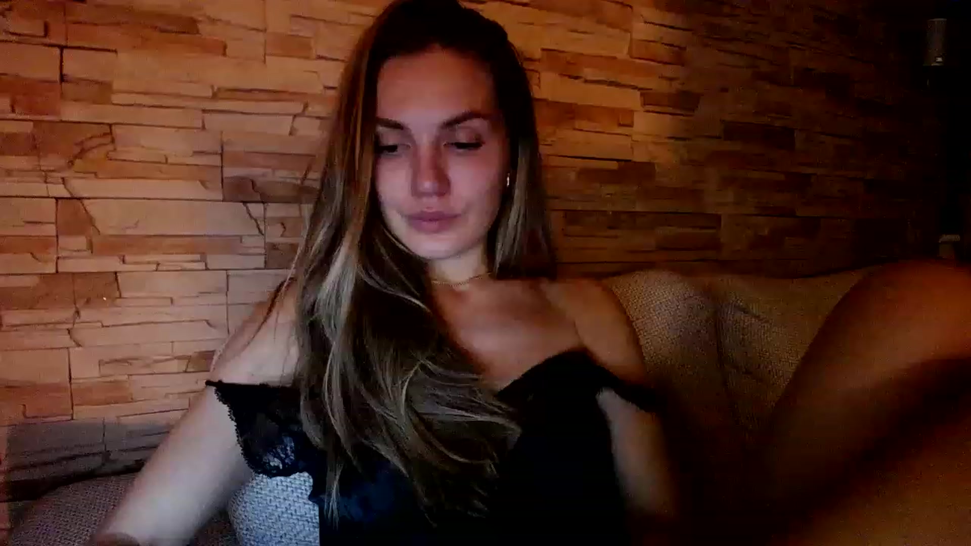 Gallery image thumbnail from Free_Love's myfreecams stream on, 03/05/2023, 22:46 image 19 of 20