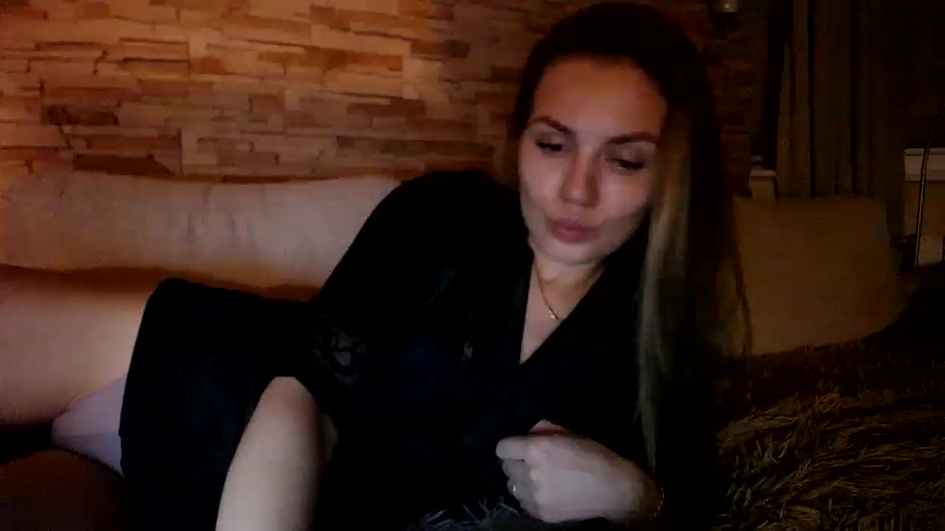 Gallery image thumbnail from Free_Love's myfreecams stream on, 03/09/2023, 22:44 image 3 of 20