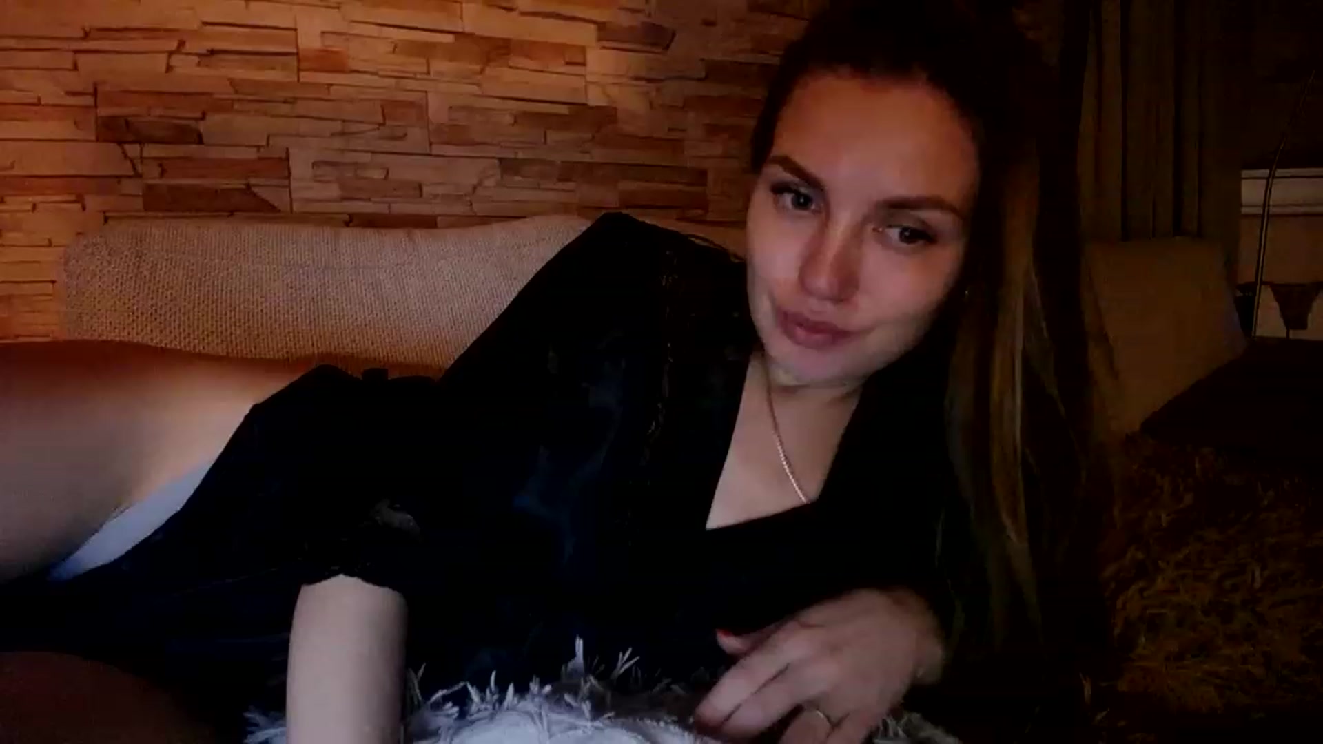 Gallery image thumbnail from Free_Love's myfreecams stream on, 03/16/2023, 21:32 image 7 of 20