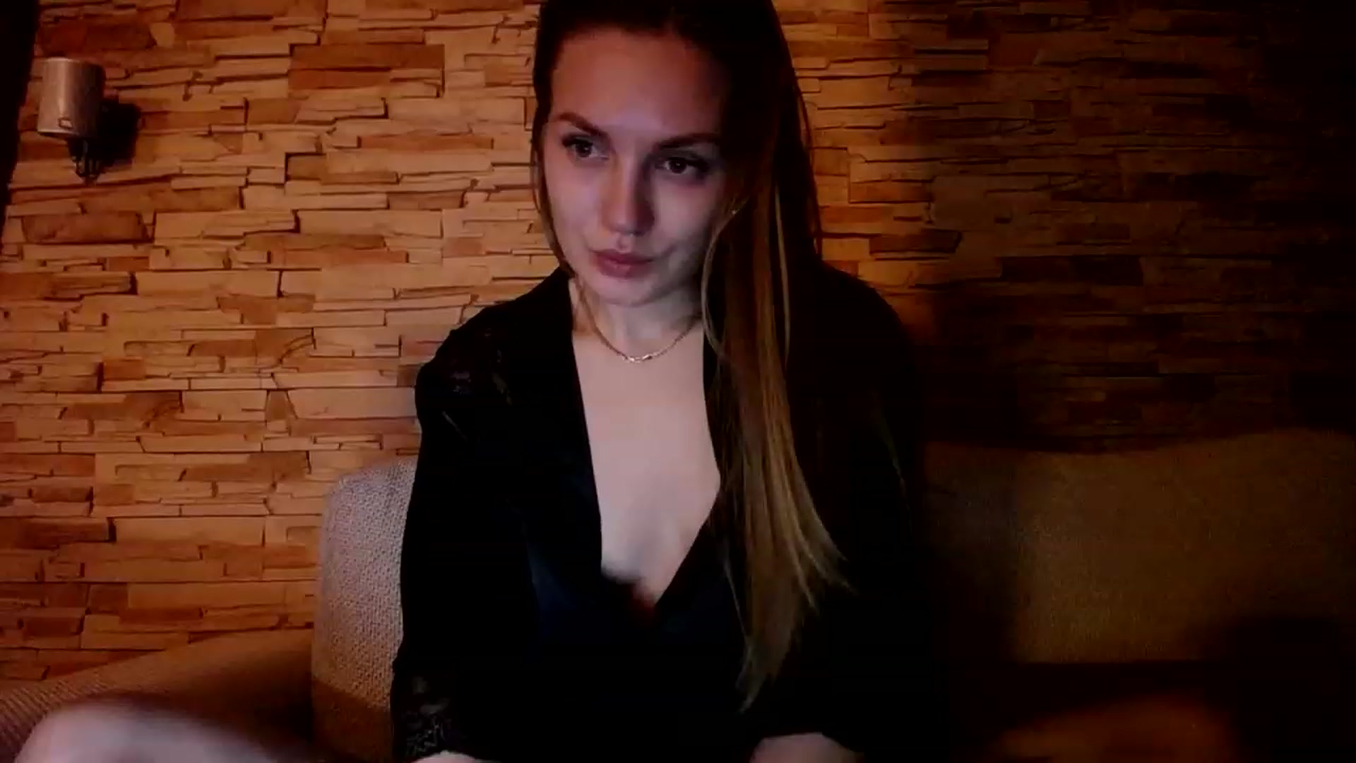 Gallery image thumbnail from Free_Love's myfreecams stream on, 03/17/2023, 21:54 image 7 of 20