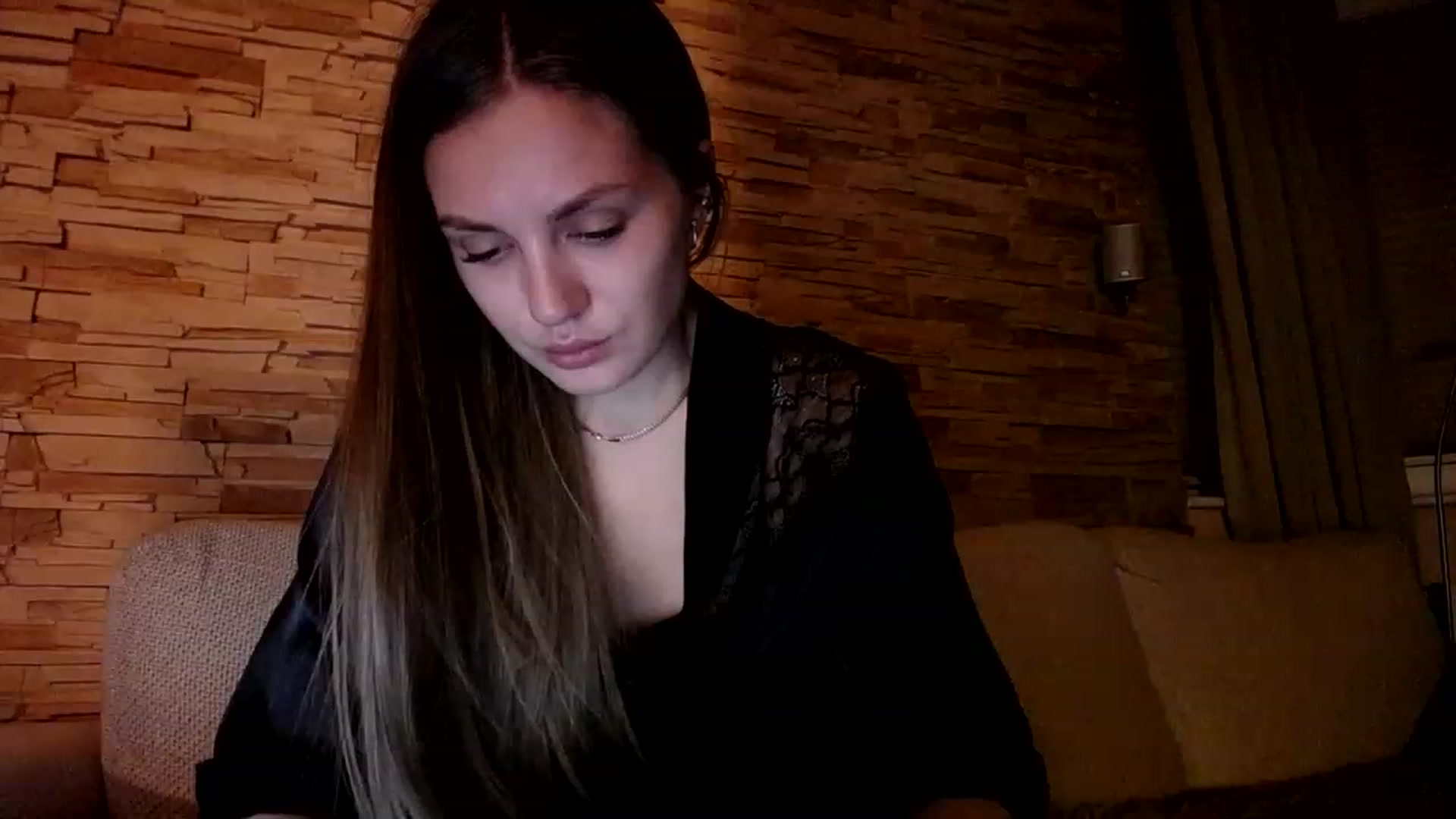 Gallery image thumbnail from Free_Love's myfreecams stream on, 03/17/2023, 21:54 image 4 of 20