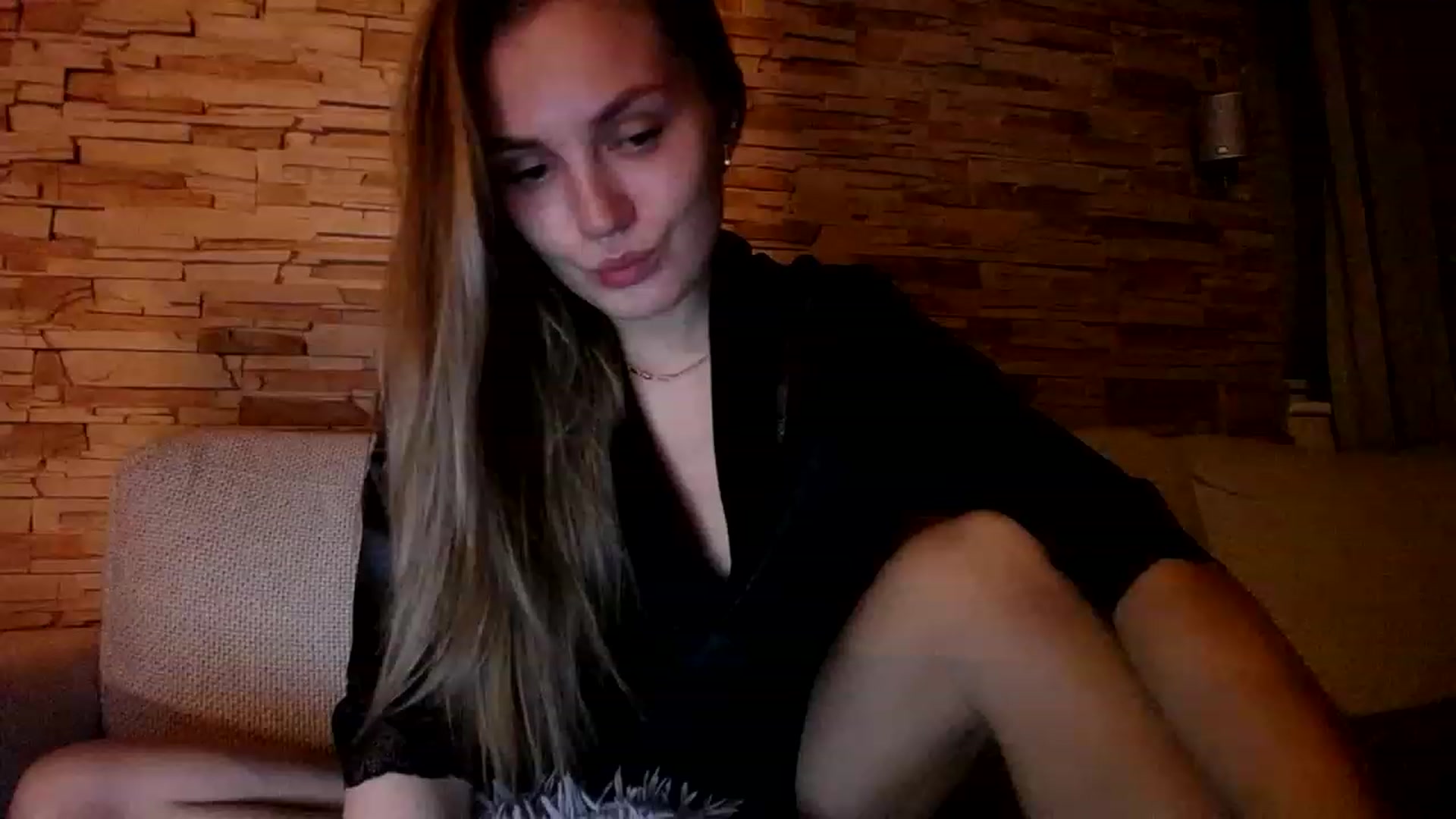 Gallery image thumbnail from Free_Love's myfreecams stream on, 03/17/2023, 21:54 image 20 of 20