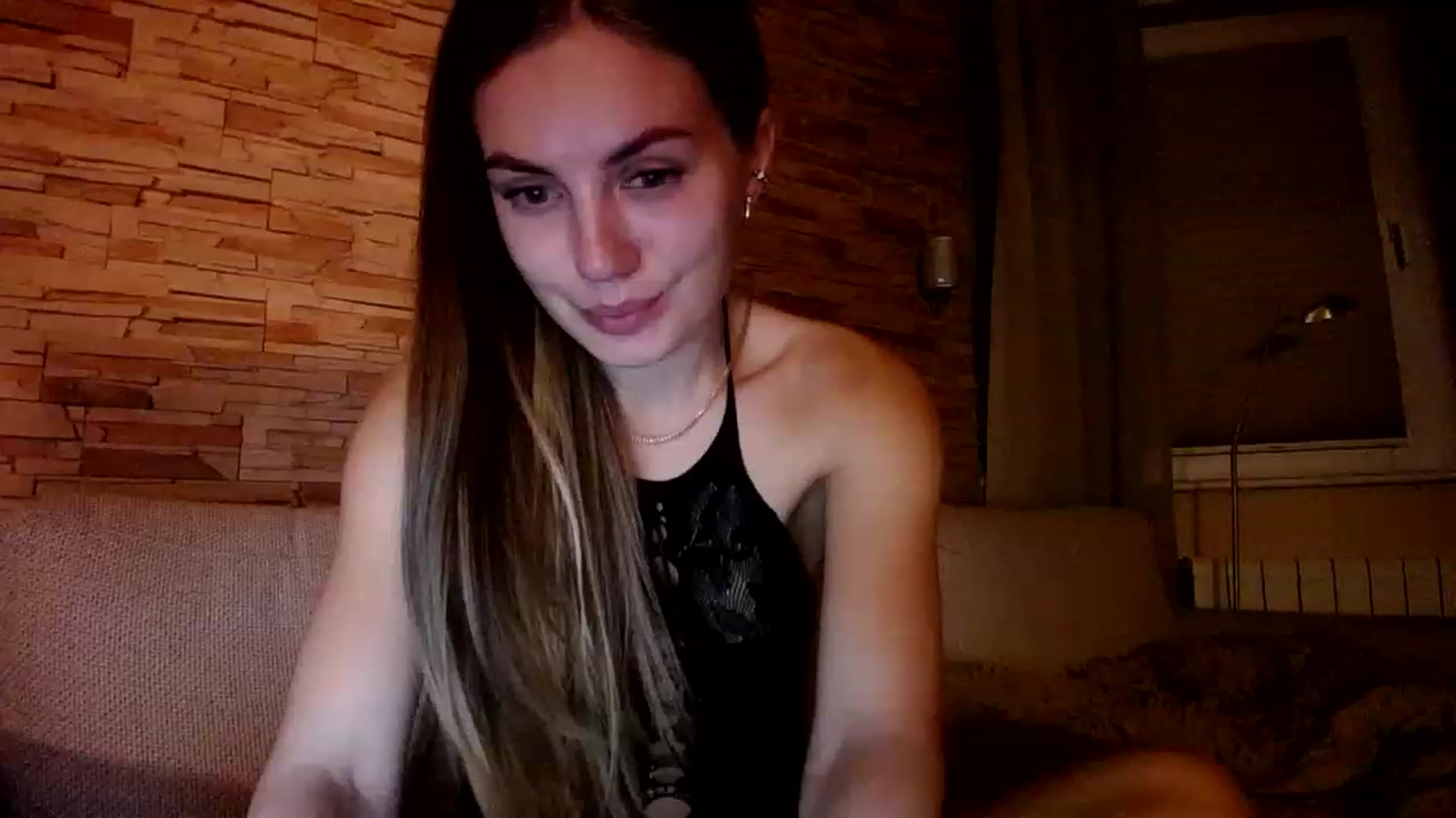 Gallery image thumbnail from Free_Love's myfreecams stream on, 04/06/2023, 21:44 image 7 of 20