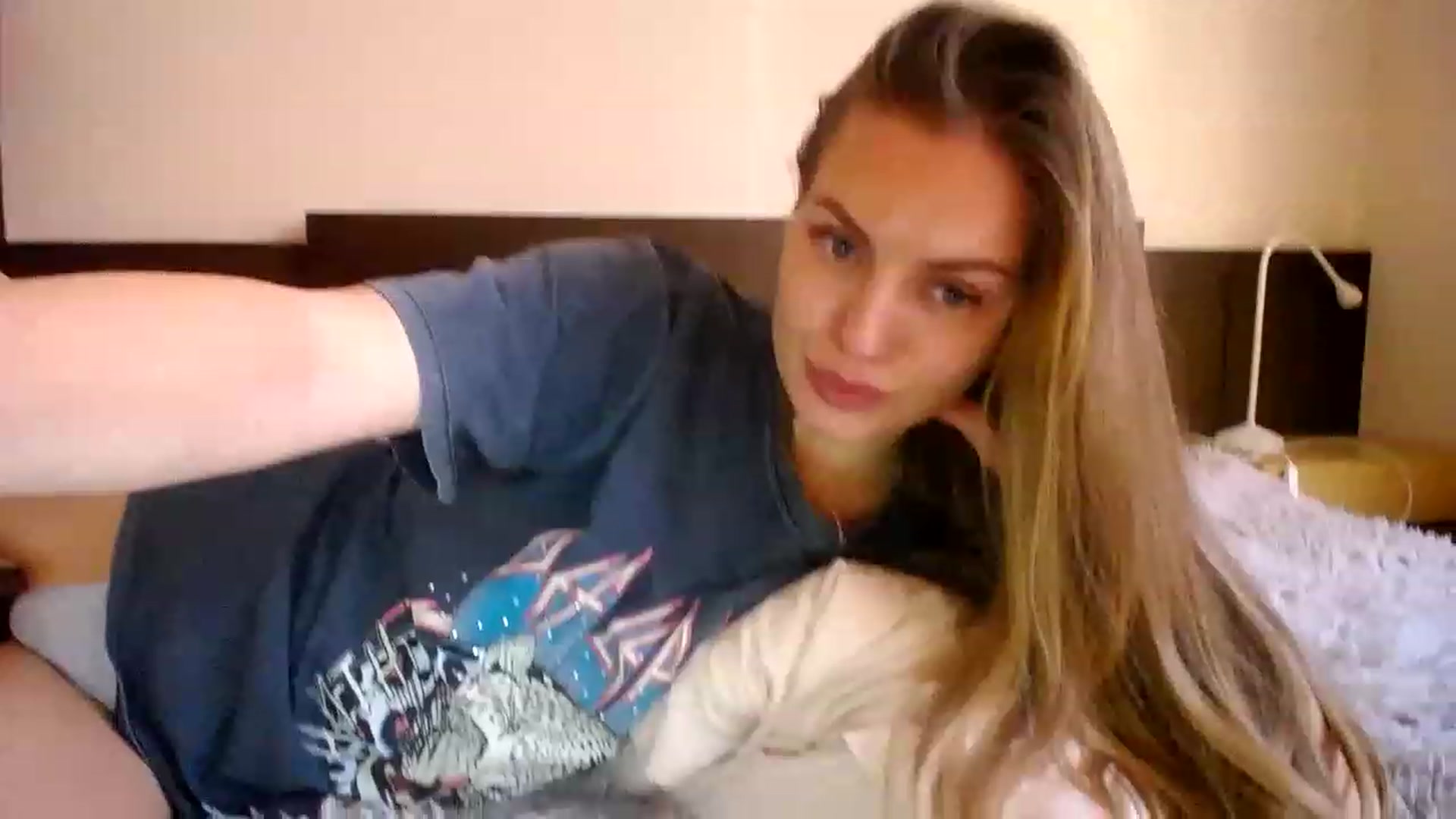 Gallery image thumbnail from Free_Love's myfreecams stream on, 04/30/2023, 15:19 image 13 of 20