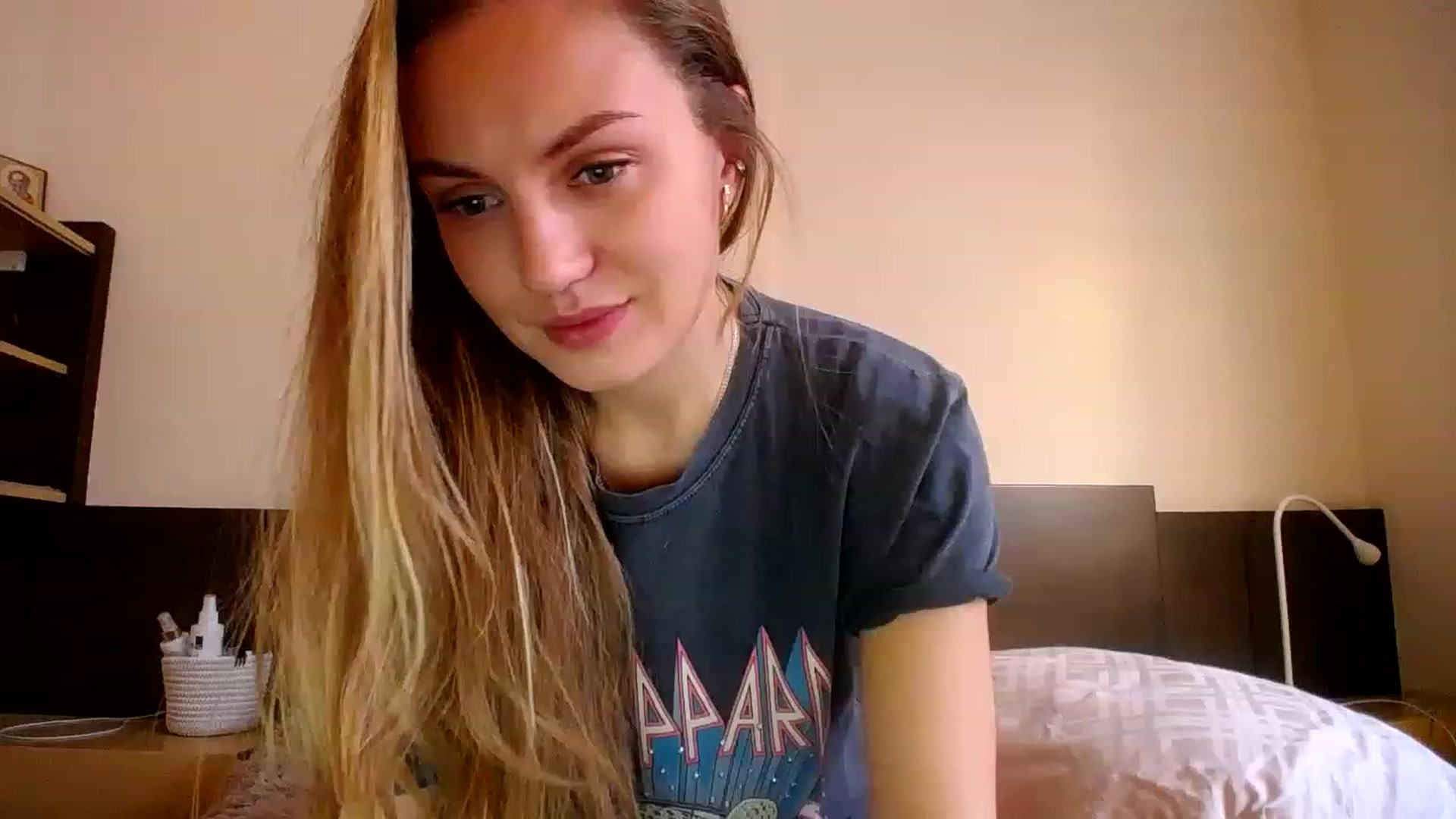 Gallery image thumbnail from Free_Love's myfreecams stream on, 04/30/2023, 15:19 image 5 of 20