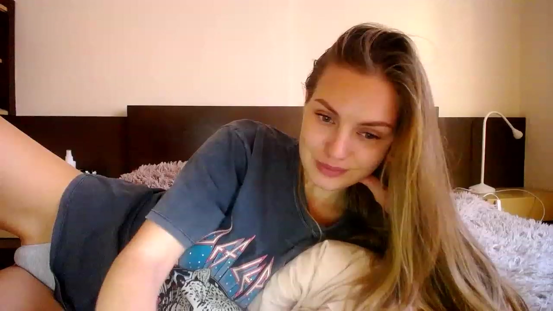 Gallery image thumbnail from Free_Love's myfreecams stream on, 04/30/2023, 15:19 image 12 of 20