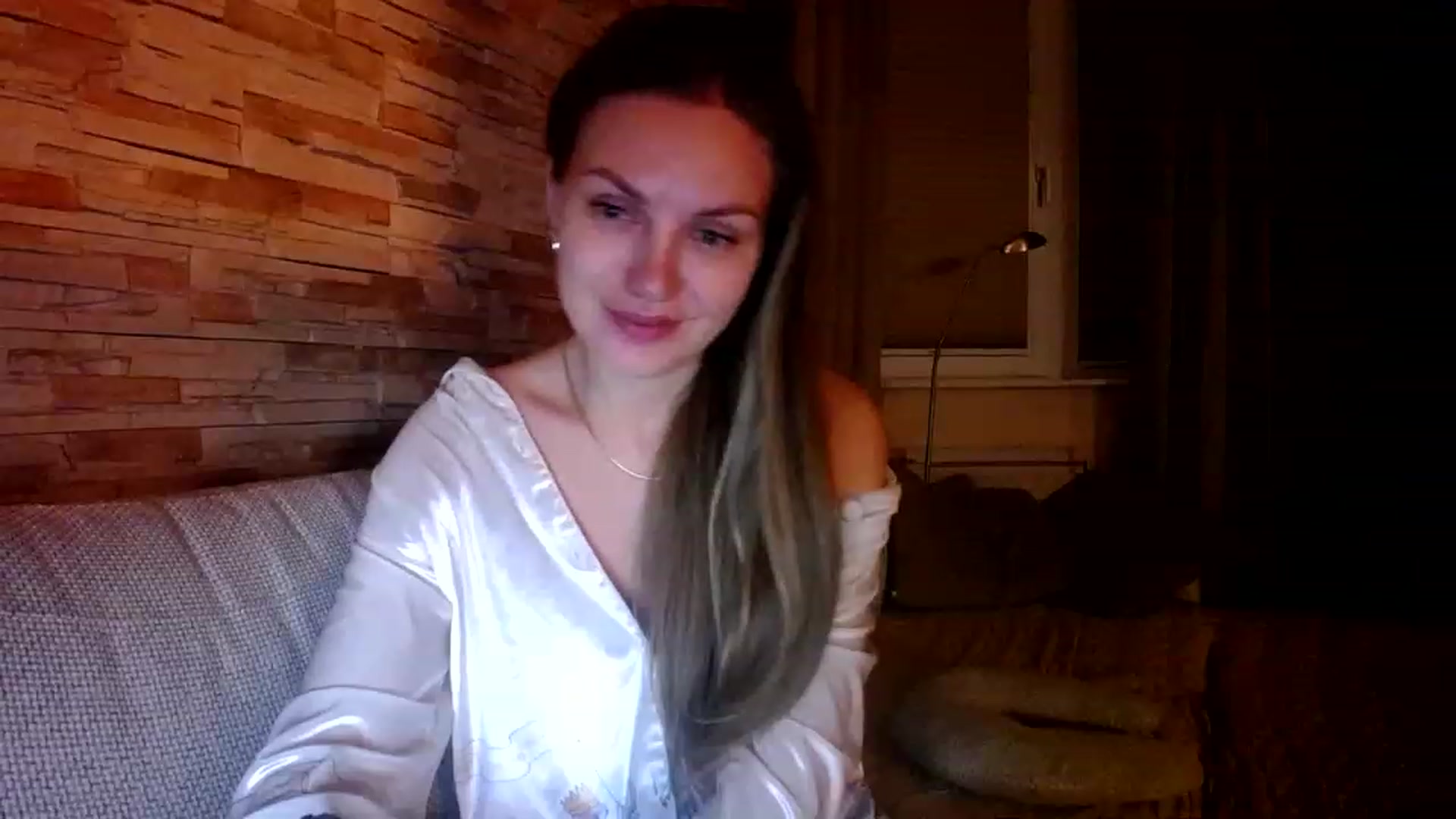 Gallery image thumbnail from Free_Love's myfreecams stream on, 05/13/2023, 21:27 image 14 of 20