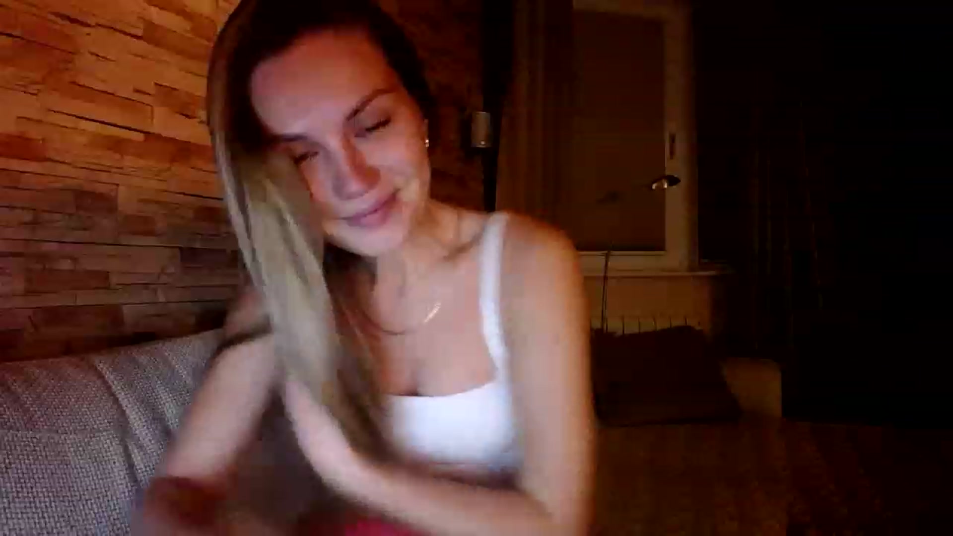 Gallery image thumbnail from Free_Love's myfreecams stream on, 05/16/2023, 20:15 image 13 of 20