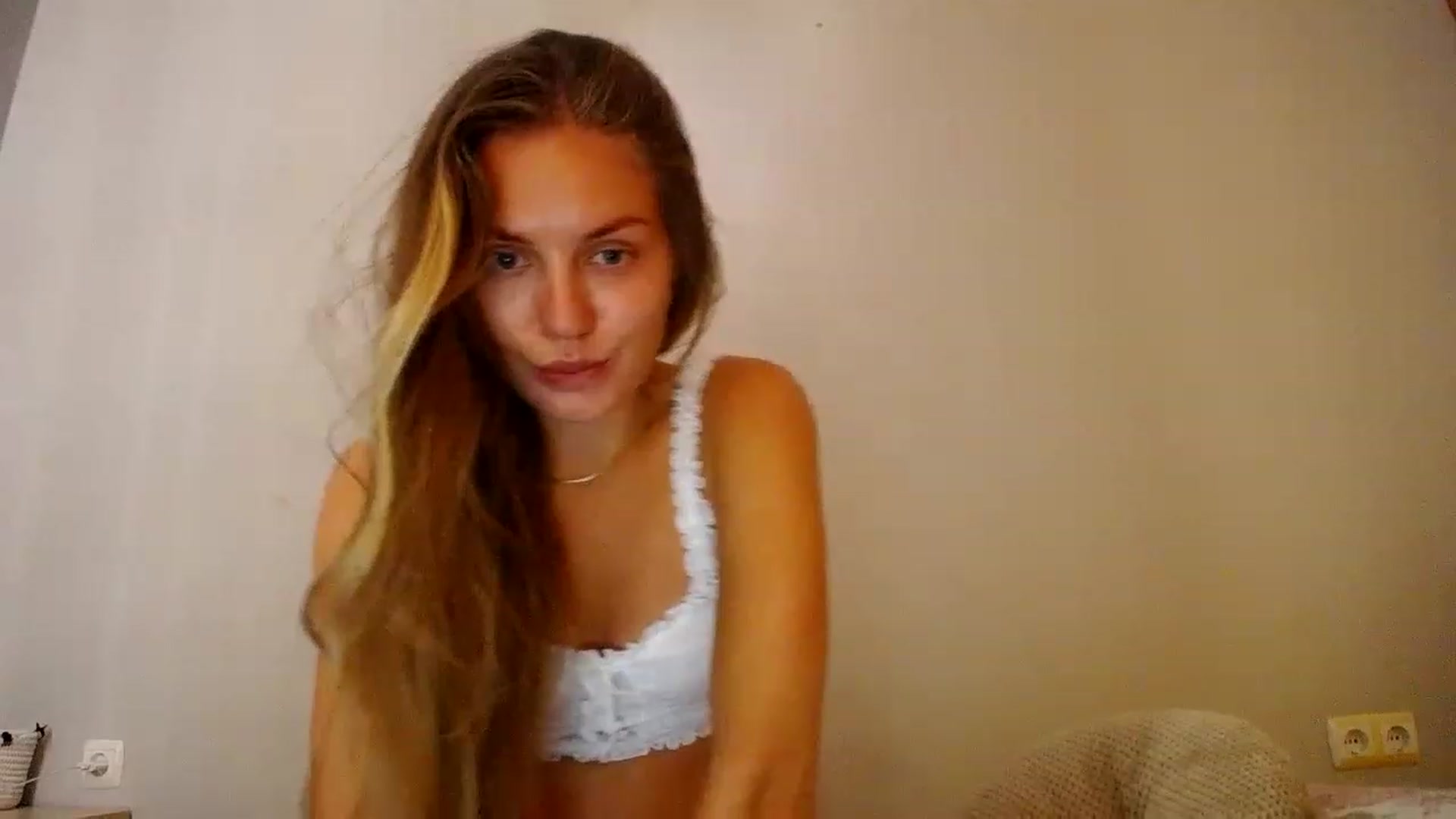 Gallery image thumbnail from Free_Love's myfreecams stream on, 06/19/2023, 13:59 image 6 of 20