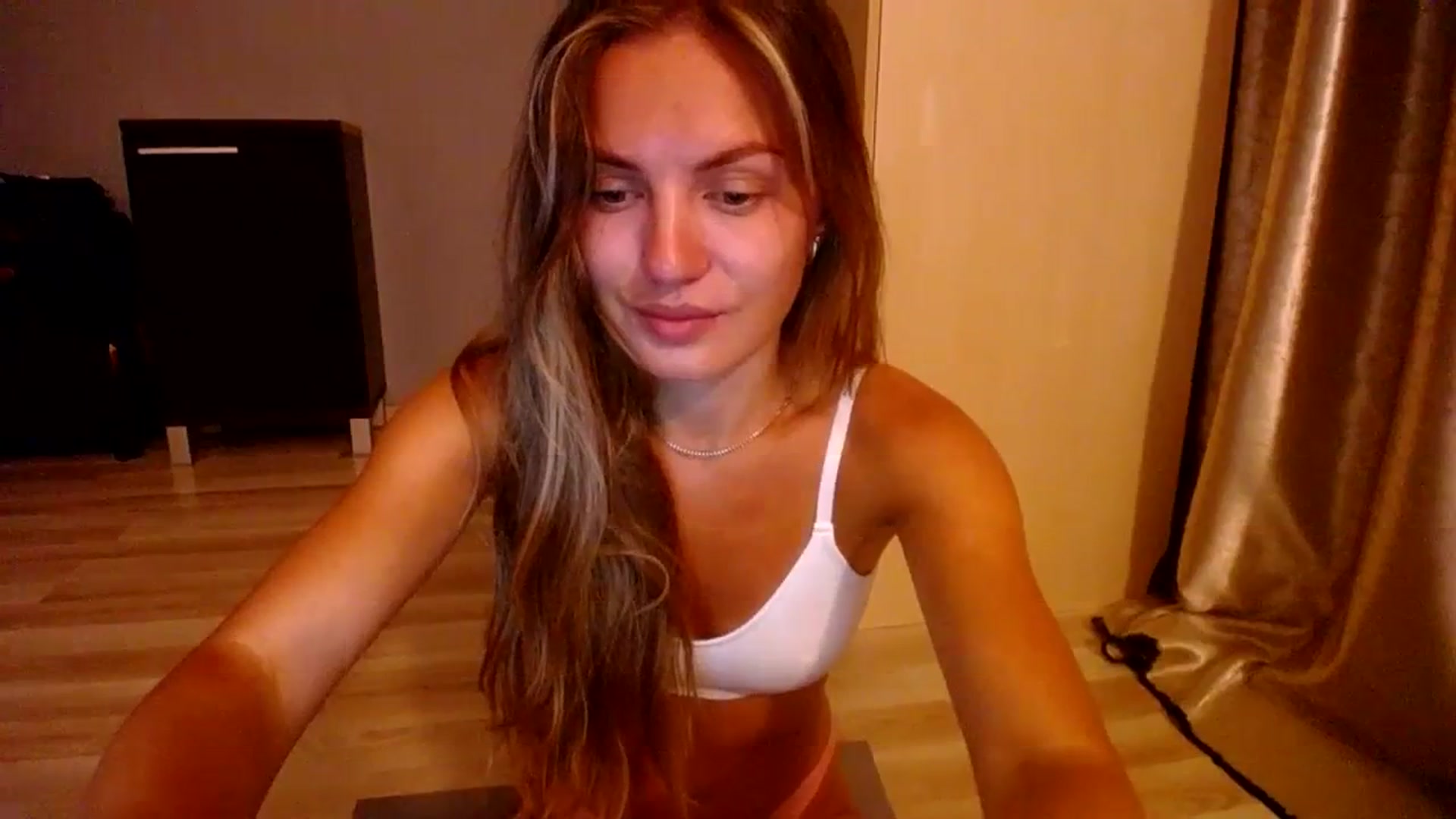 Gallery image thumbnail from Free_Love's myfreecams stream on, 06/30/2023, 19:41 image 3 of 20