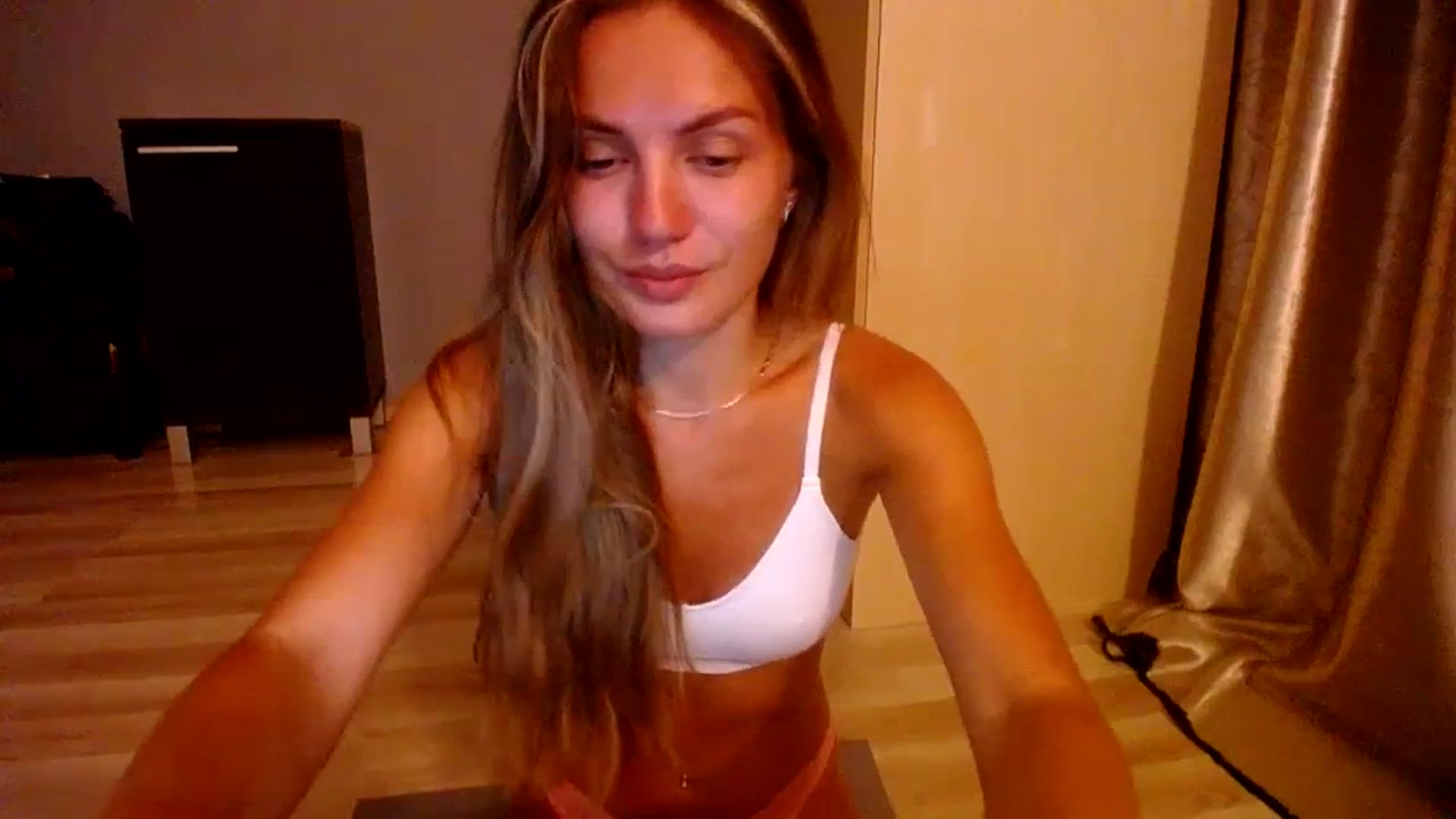 Gallery image thumbnail from Free_Love's myfreecams stream on, 06/30/2023, 19:41 image 2 of 20
