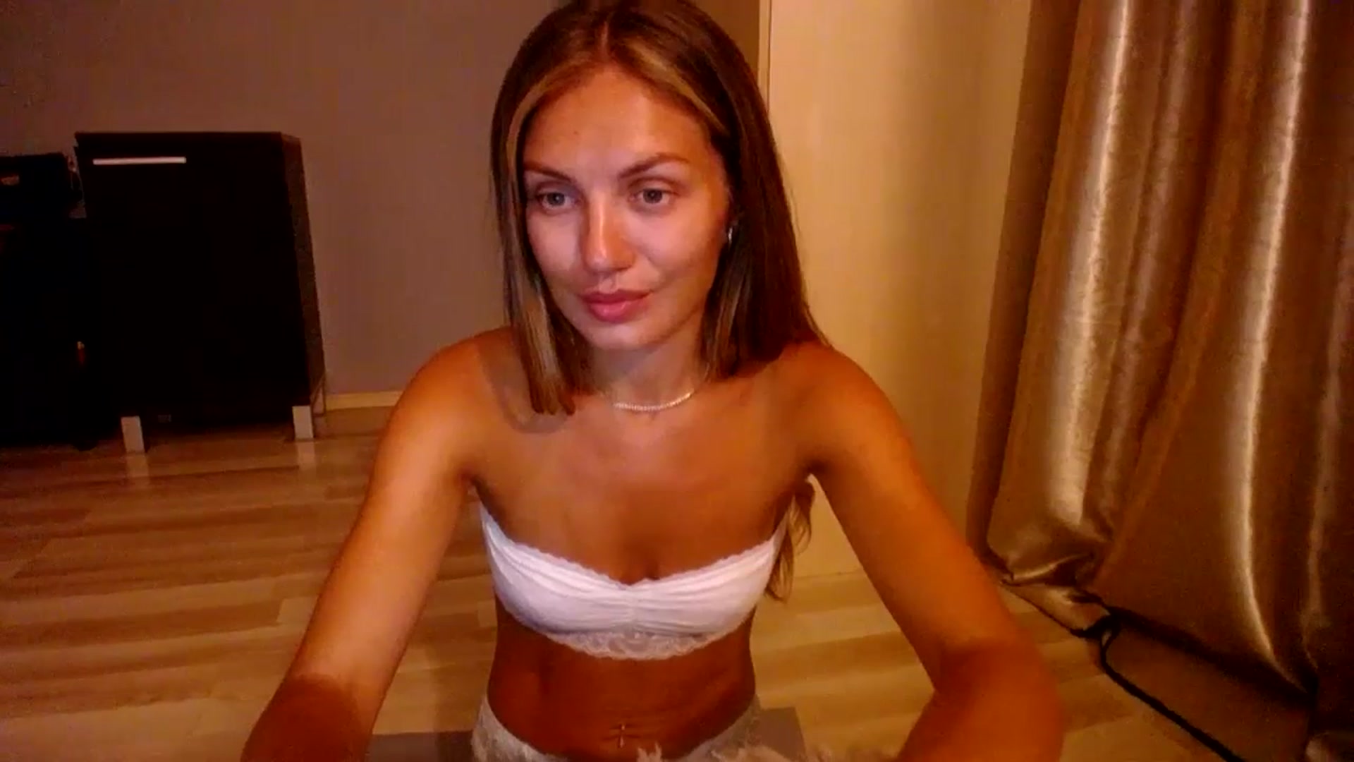 Gallery image thumbnail from Free_Love's myfreecams stream on, 07/18/2023, 21:01 image 8 of 20