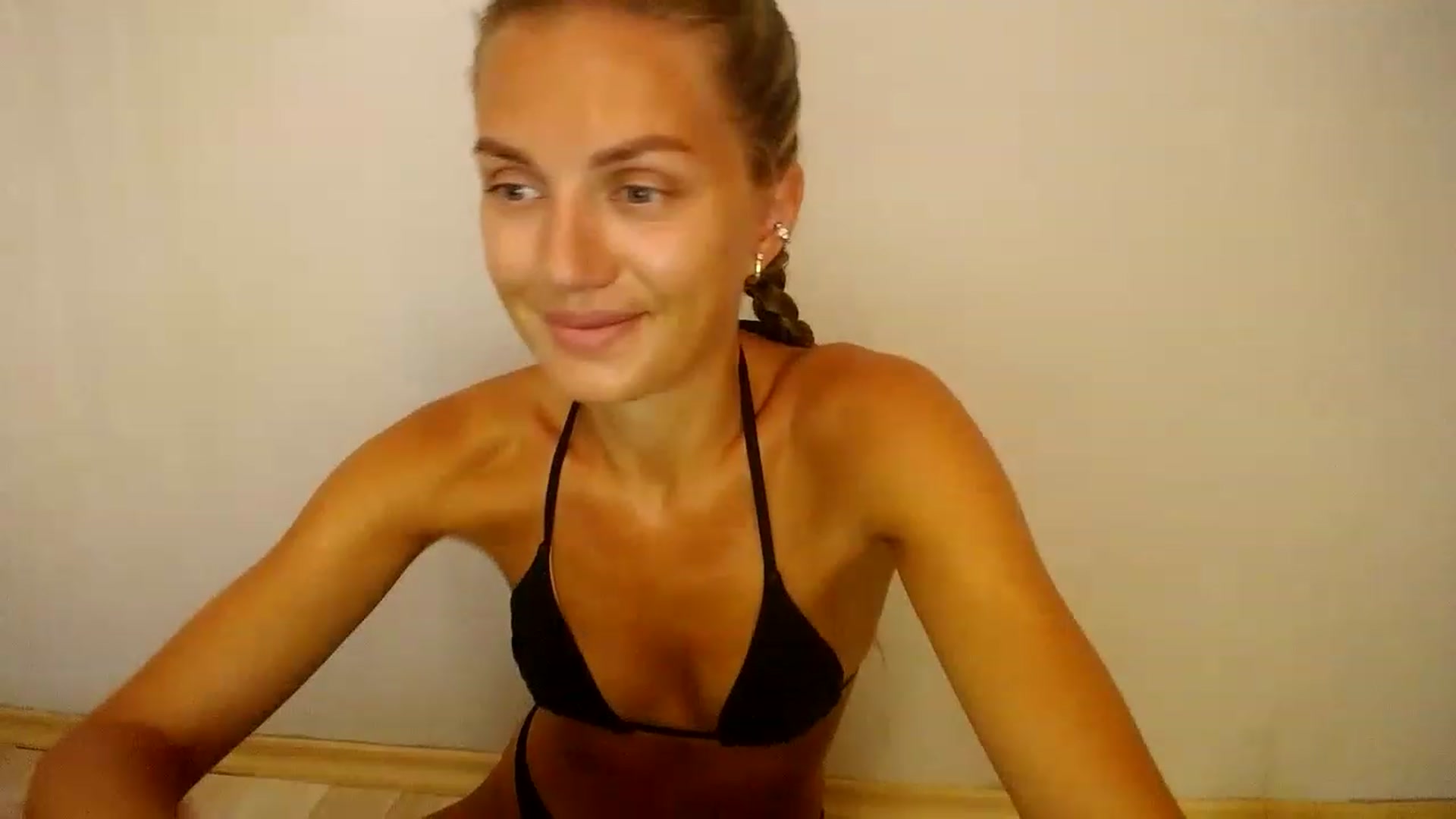 Gallery image thumbnail from Free_Love's myfreecams stream on, 07/23/2023, 14:51 image 6 of 20