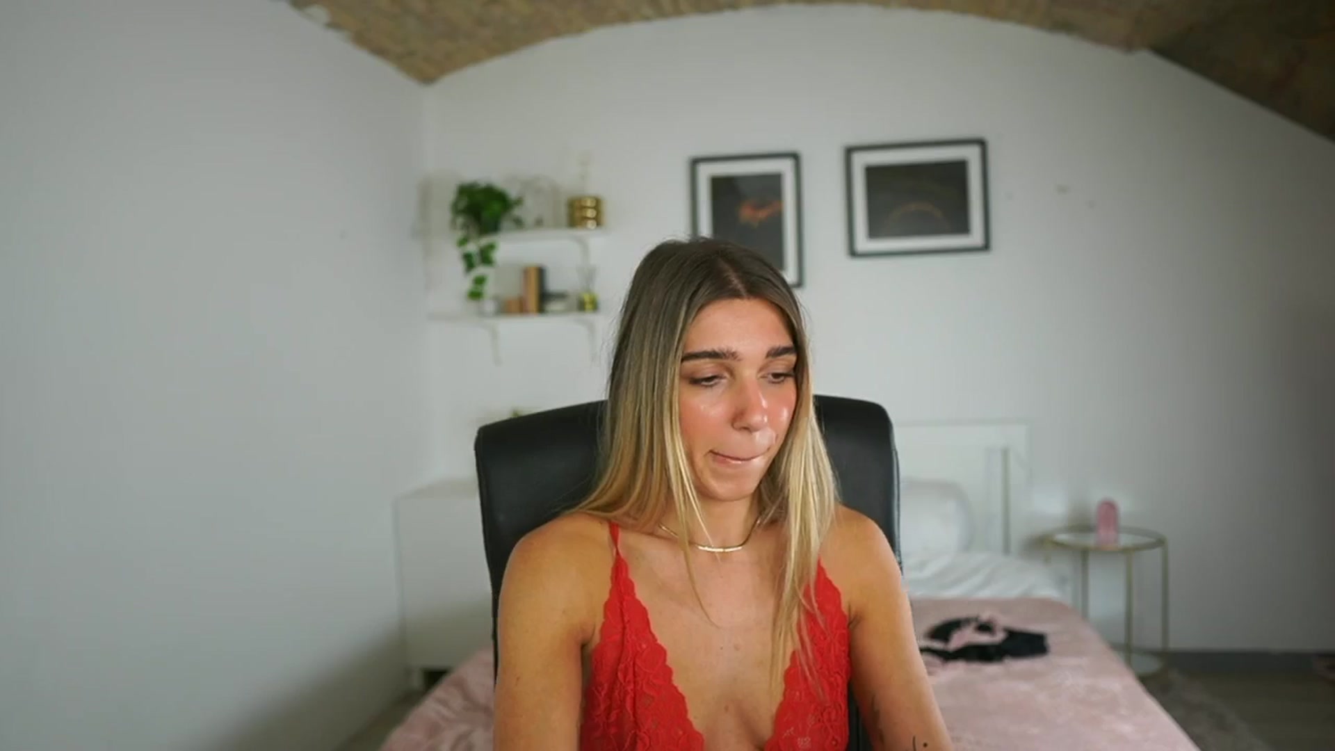 Gallery image thumbnail from French_love21's myfreecams stream on, 07/14/2025, 12:25 image 5 of 20