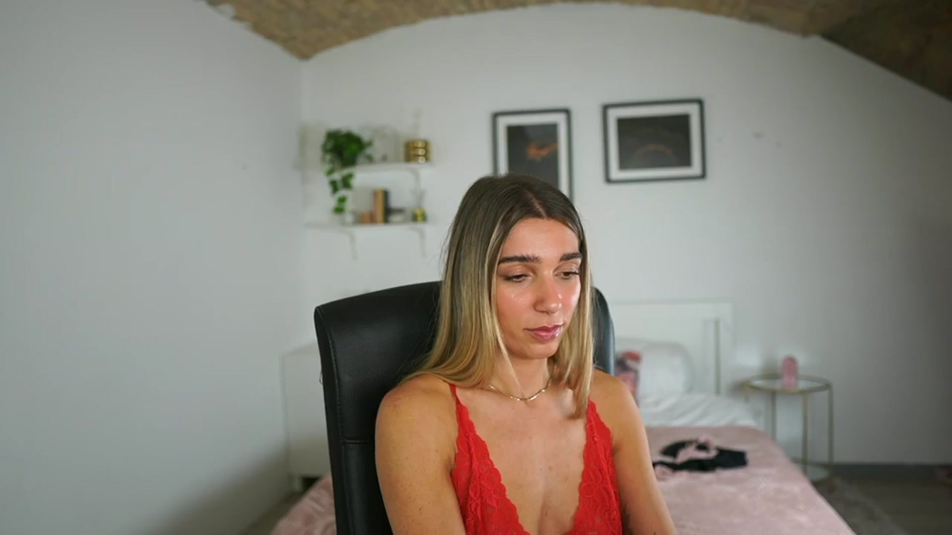 Gallery image thumbnail from French_love21's myfreecams stream on, 07/14/2025, 12:25 image 12 of 20