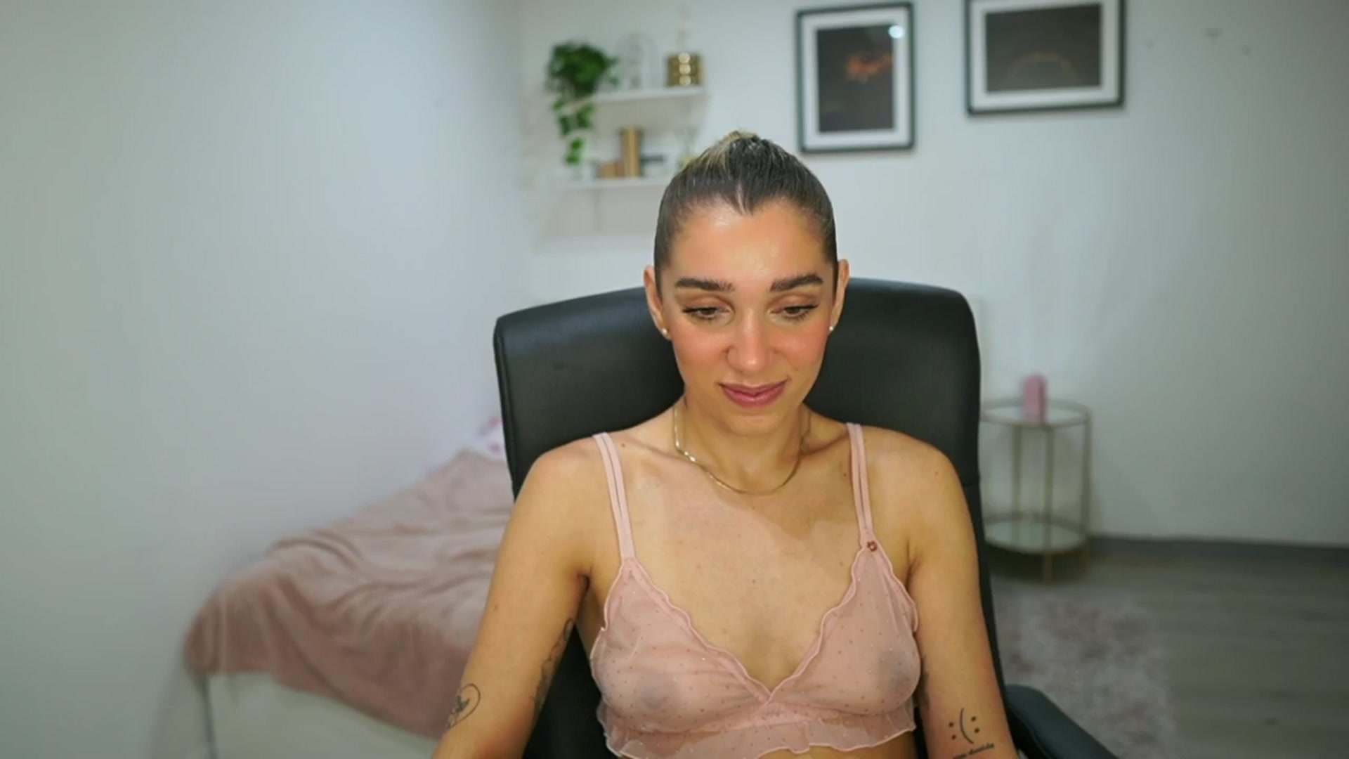Gallery image thumbnail from French_love21's myfreecams stream on, 07/28/2025, 09:55 image 3 of 20