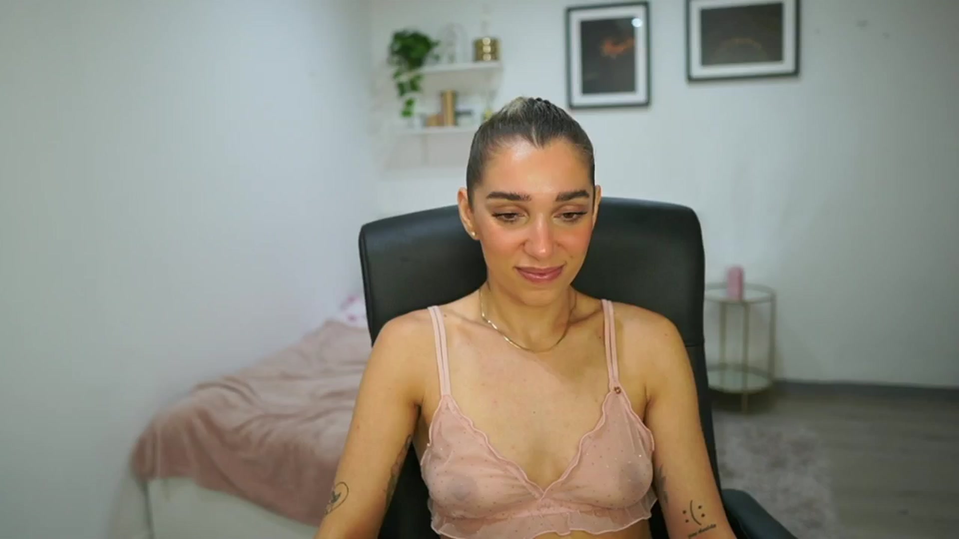 Gallery image thumbnail from French_love21's myfreecams stream on, 07/28/2025, 09:55 image 4 of 20