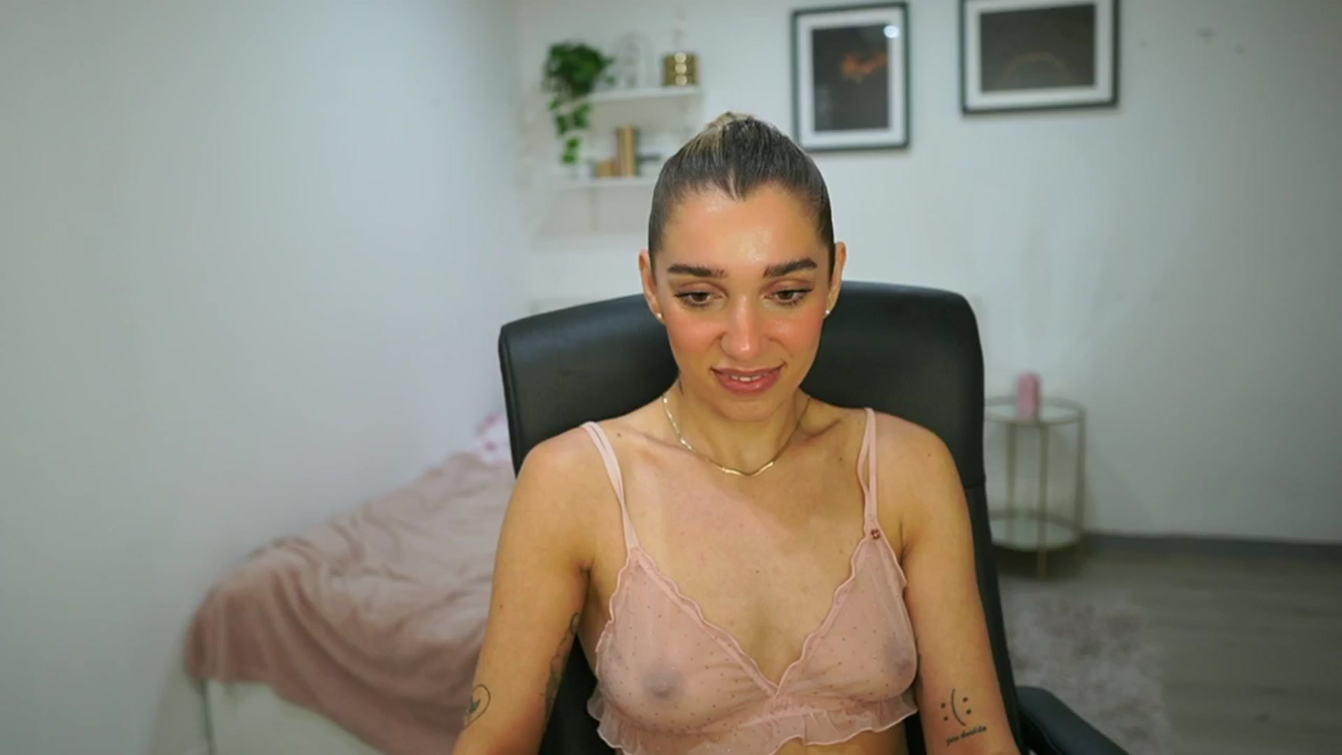 Gallery image thumbnail from French_love21's myfreecams stream on, 07/28/2025, 11:08 image 15 of 20