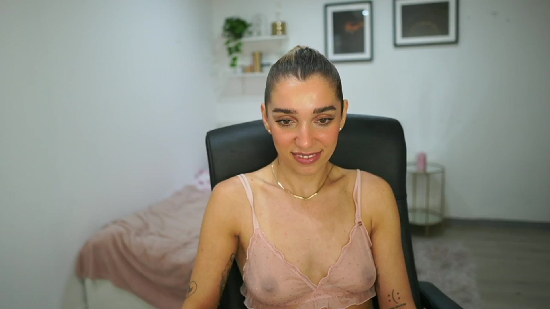 Gallery image thumbnail from French_love21's myfreecams stream on, 07/28/2025, 11:08 image 9 of 20