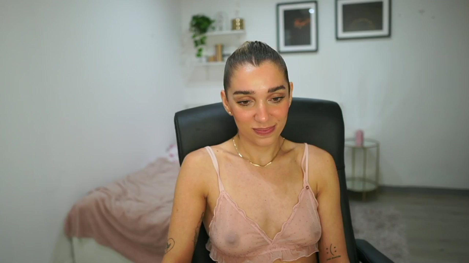 Gallery image thumbnail from French_love21's myfreecams stream on, 07/28/2025, 11:08 image 19 of 20