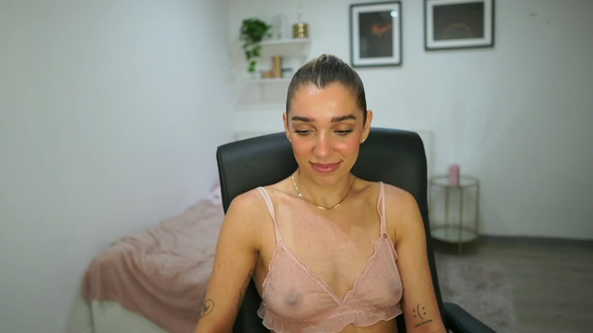 Gallery image thumbnail from French_love21's myfreecams stream on, 07/28/2025, 11:08 image 13 of 20
