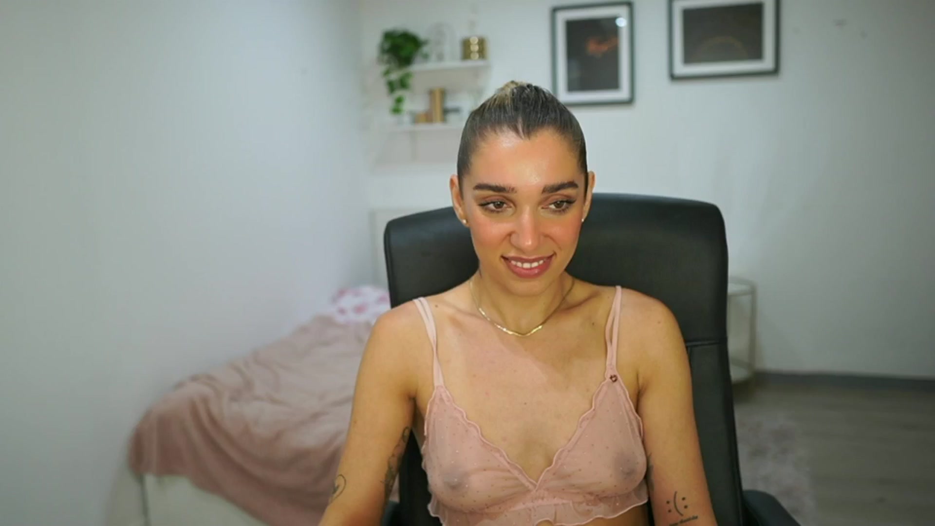 Gallery image thumbnail from French_love21's myfreecams stream on, 07/28/2025, 11:08 image 8 of 20
