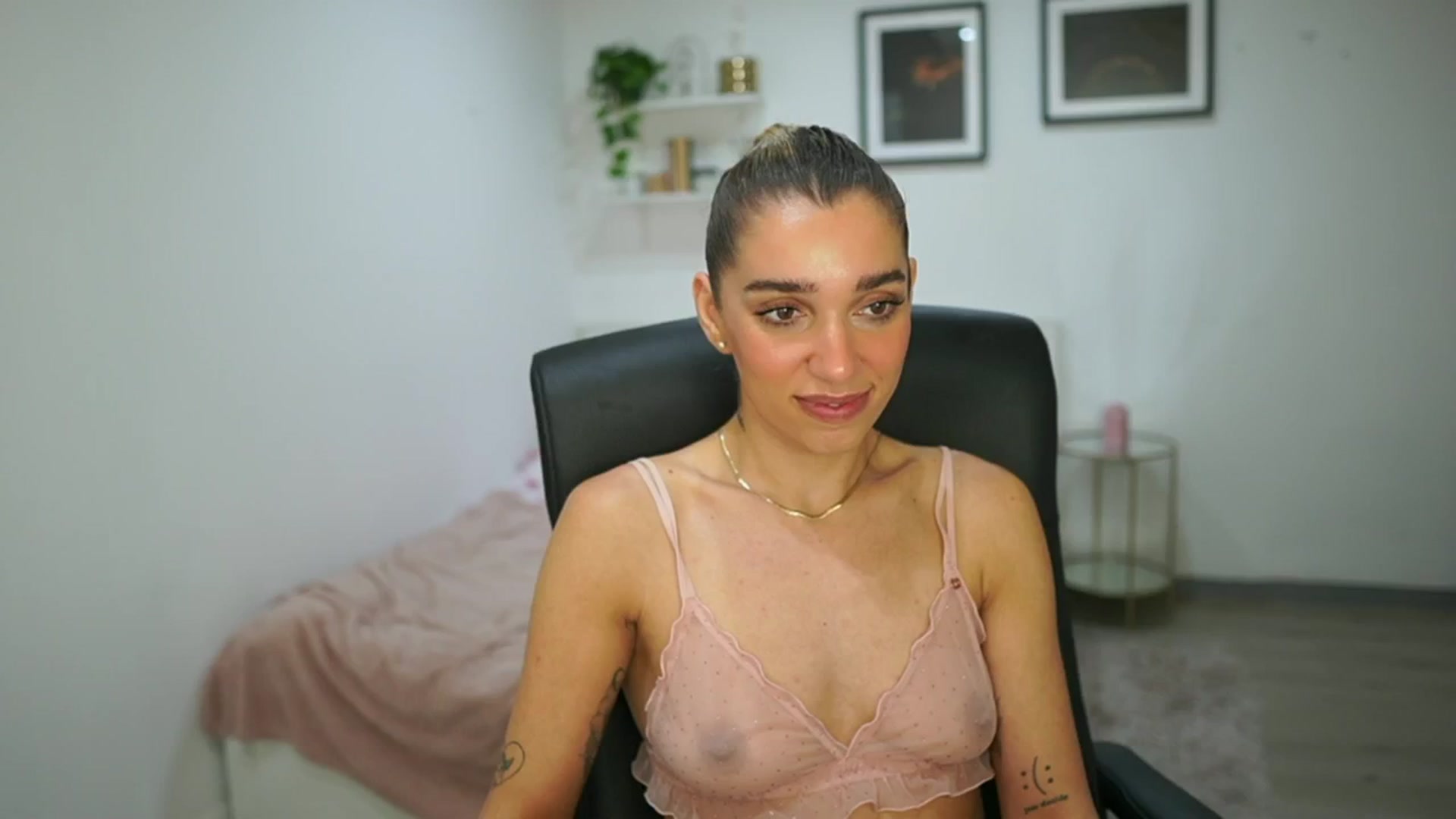 Gallery image thumbnail from French_love21's myfreecams stream on, 07/28/2025, 11:08 image 12 of 20