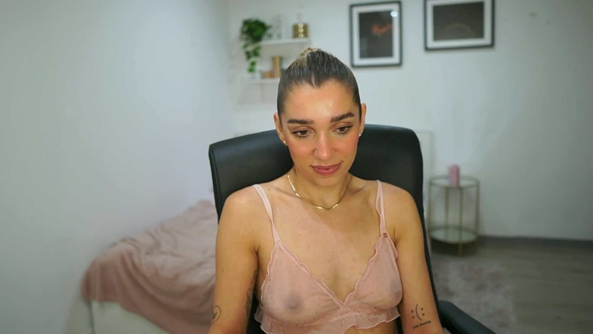 Gallery image thumbnail from French_love21's myfreecams stream on, 07/28/2025, 11:08 image 16 of 20