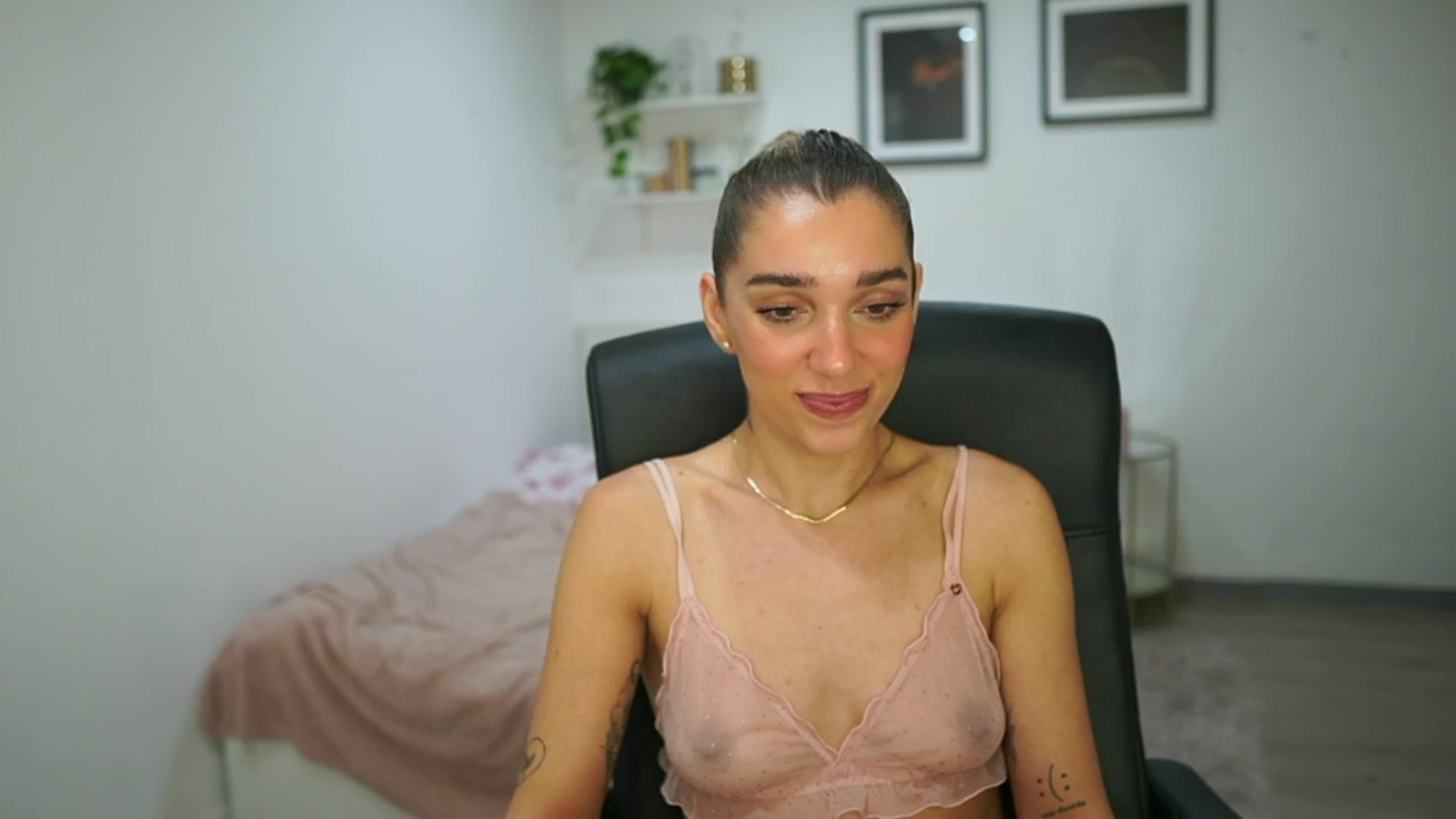Gallery image thumbnail from French_love21's myfreecams stream on, 07/28/2025, 11:08 image 4 of 20