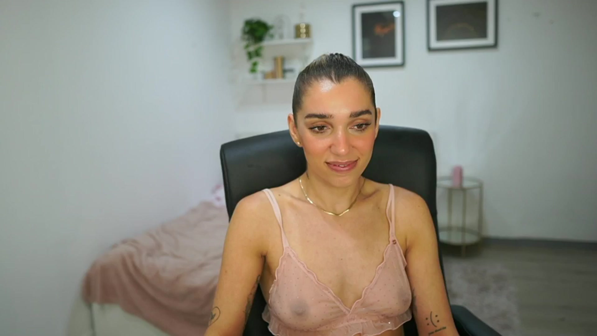 Gallery image thumbnail from French_love21's myfreecams stream on, 07/28/2025, 11:08 image 20 of 20