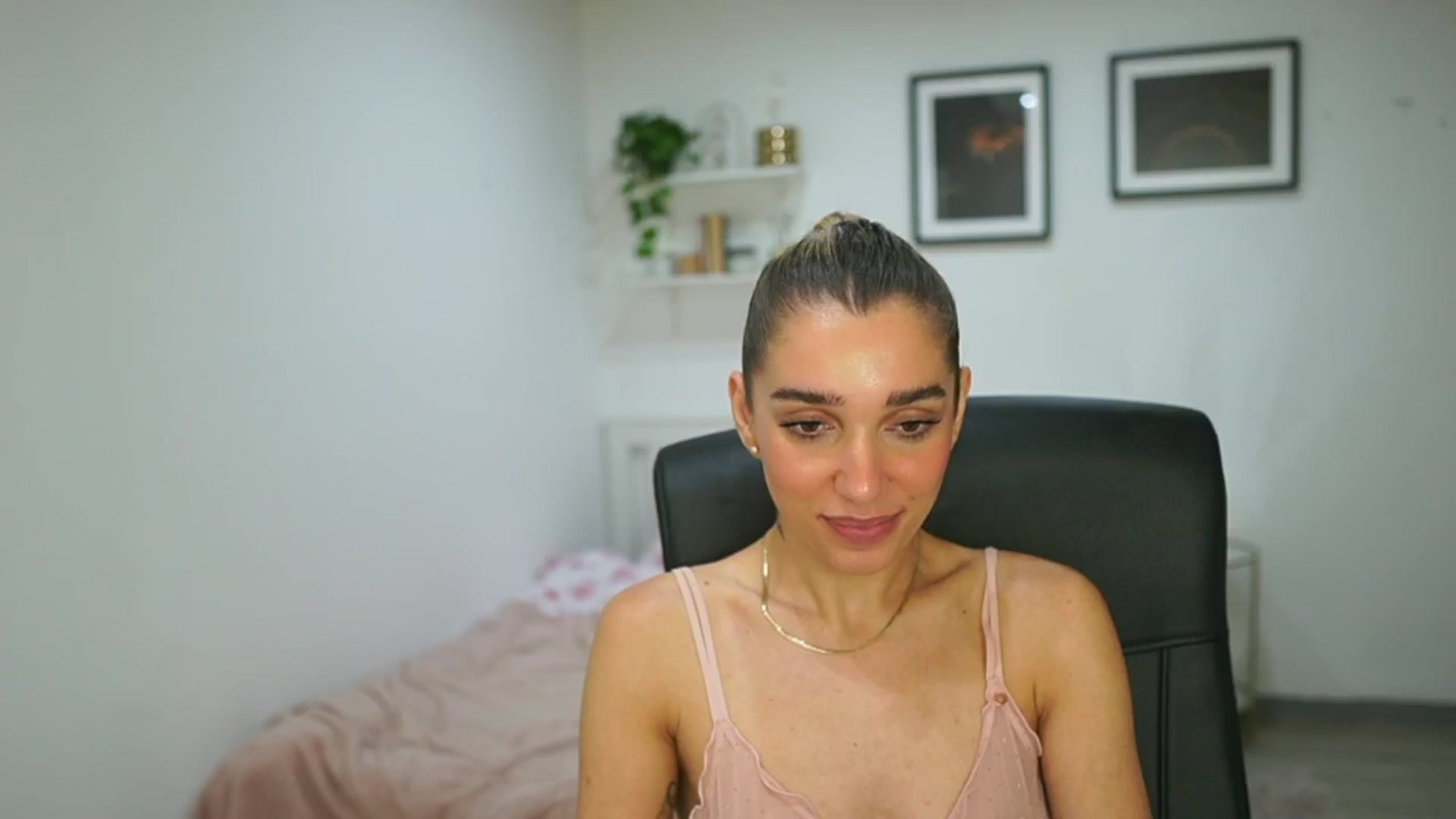 Gallery image thumbnail from French_love21's myfreecams stream on, 07/28/2025, 12:57 image 20 of 20