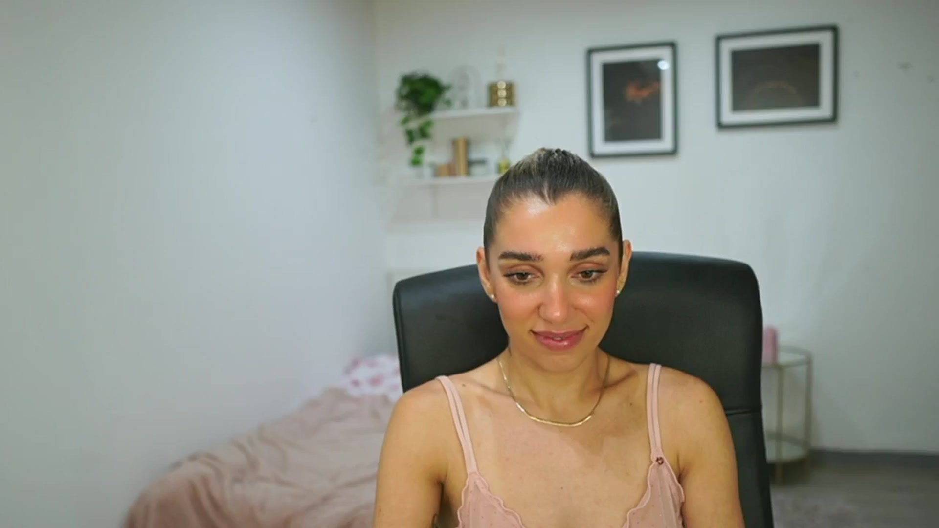 Gallery image thumbnail from French_love21's myfreecams stream on, 07/28/2025, 12:57 image 5 of 20