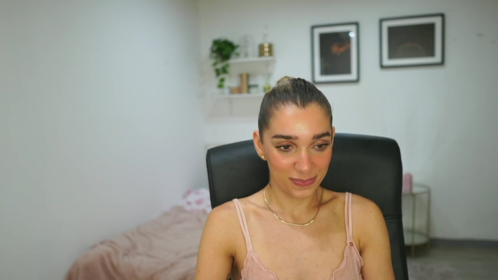 Gallery image thumbnail from French_love21's myfreecams stream on, 07/28/2025, 12:57 image 4 of 20