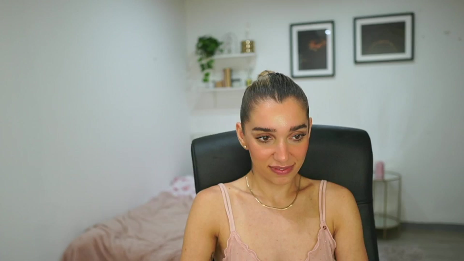 Gallery image thumbnail from French_love21's myfreecams stream on, 07/28/2025, 12:57 image 2 of 20