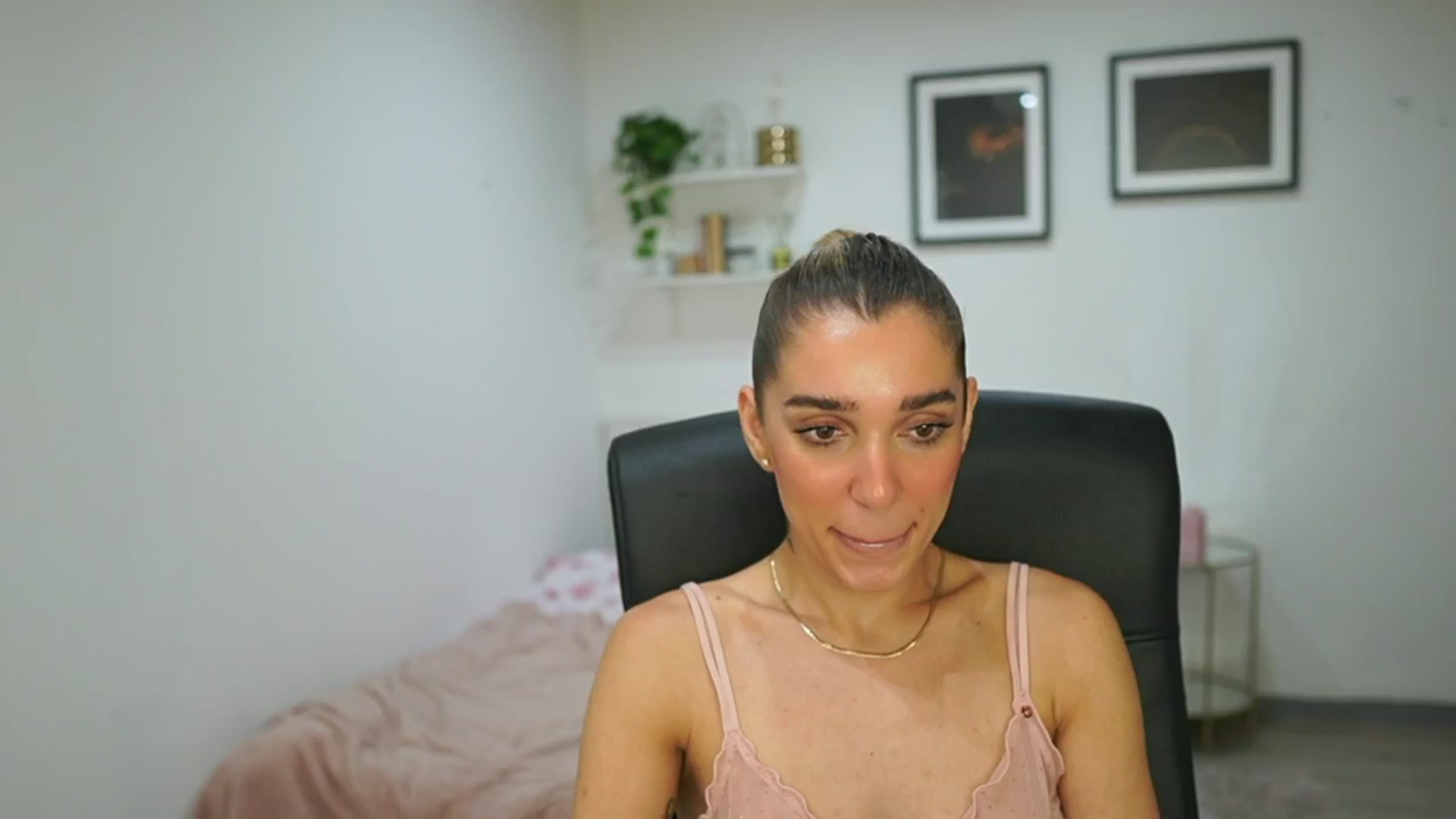 Gallery image thumbnail from French_love21's myfreecams stream on, 07/28/2025, 12:57 image 3 of 20