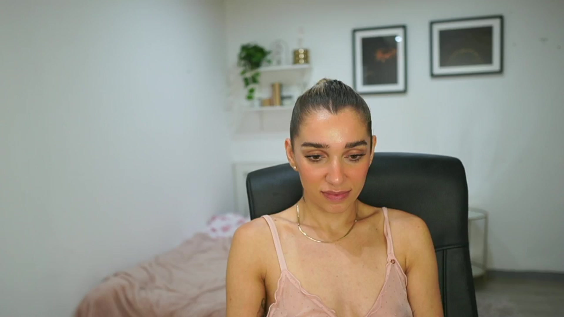 Gallery image thumbnail from French_love21's myfreecams stream on, 07/28/2025, 12:57 image 19 of 20