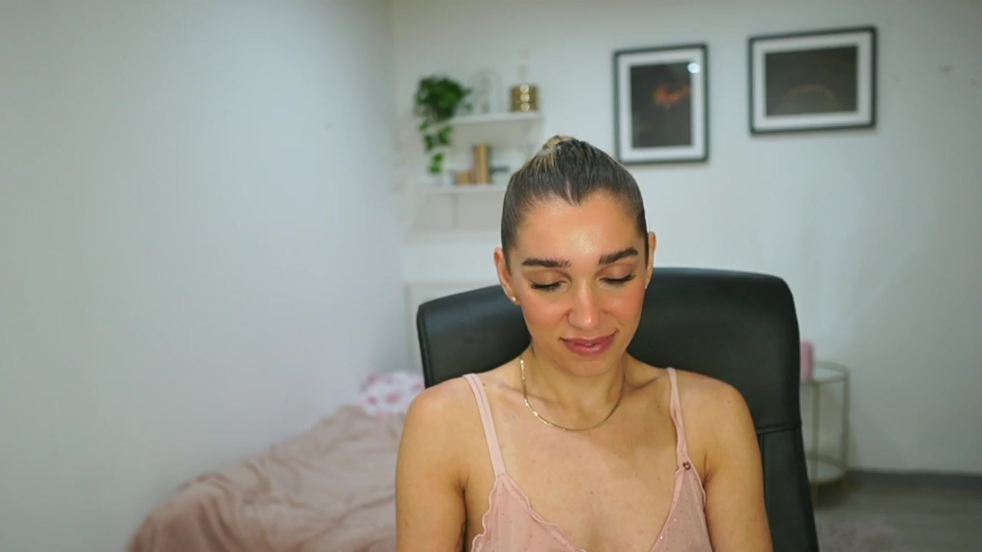 Gallery image thumbnail from French_love21's myfreecams stream on, 07/28/2025, 12:57 image 17 of 20