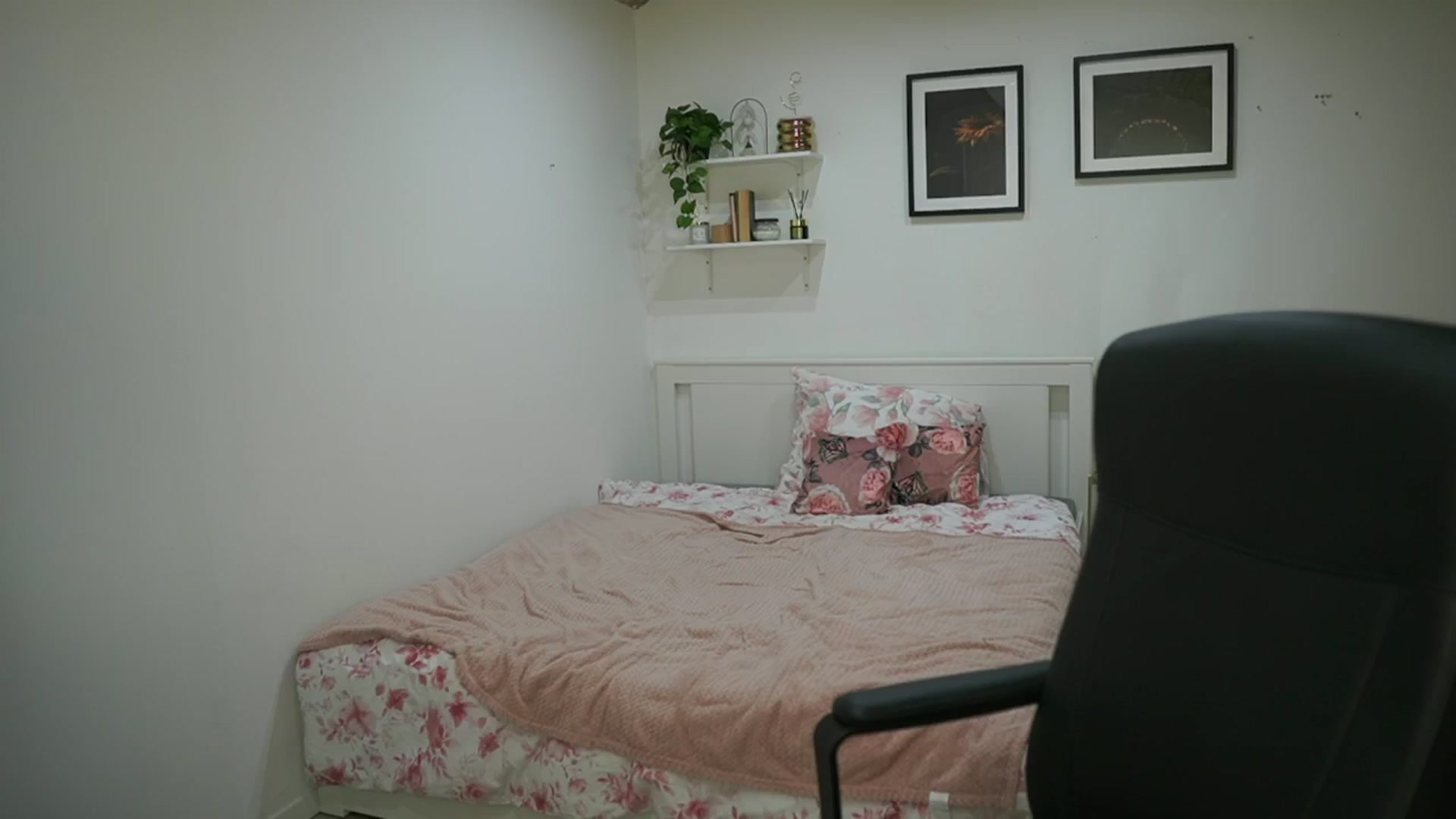 Gallery image thumbnail from French_love21's myfreecams stream on, 08/08/2025, 11:03 image 17 of 20