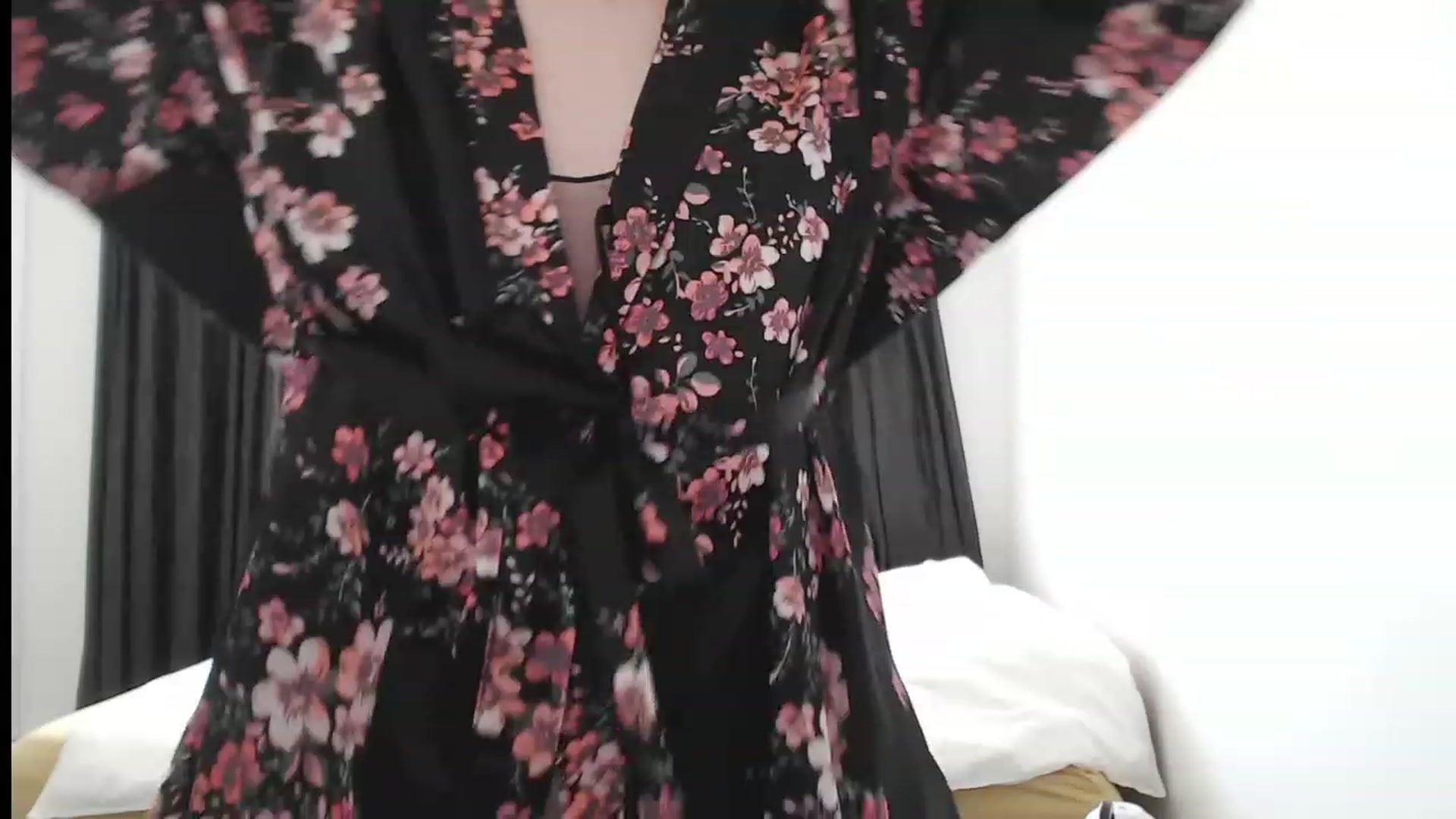 Gallery image thumbnail from FreyFrey_'s myfreecams stream on, 12/15/2022, 02:06 image 14 of 20