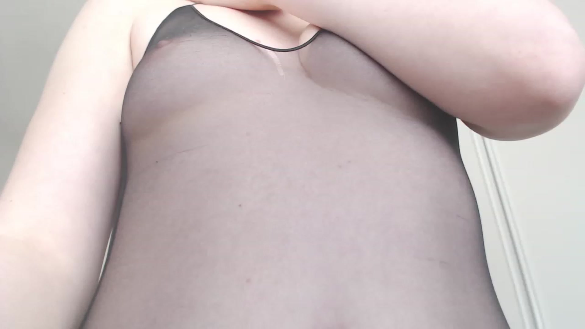 Gallery image thumbnail from FreyFrey_'s myfreecams stream on, 12/15/2022, 03:42 image 18 of 20