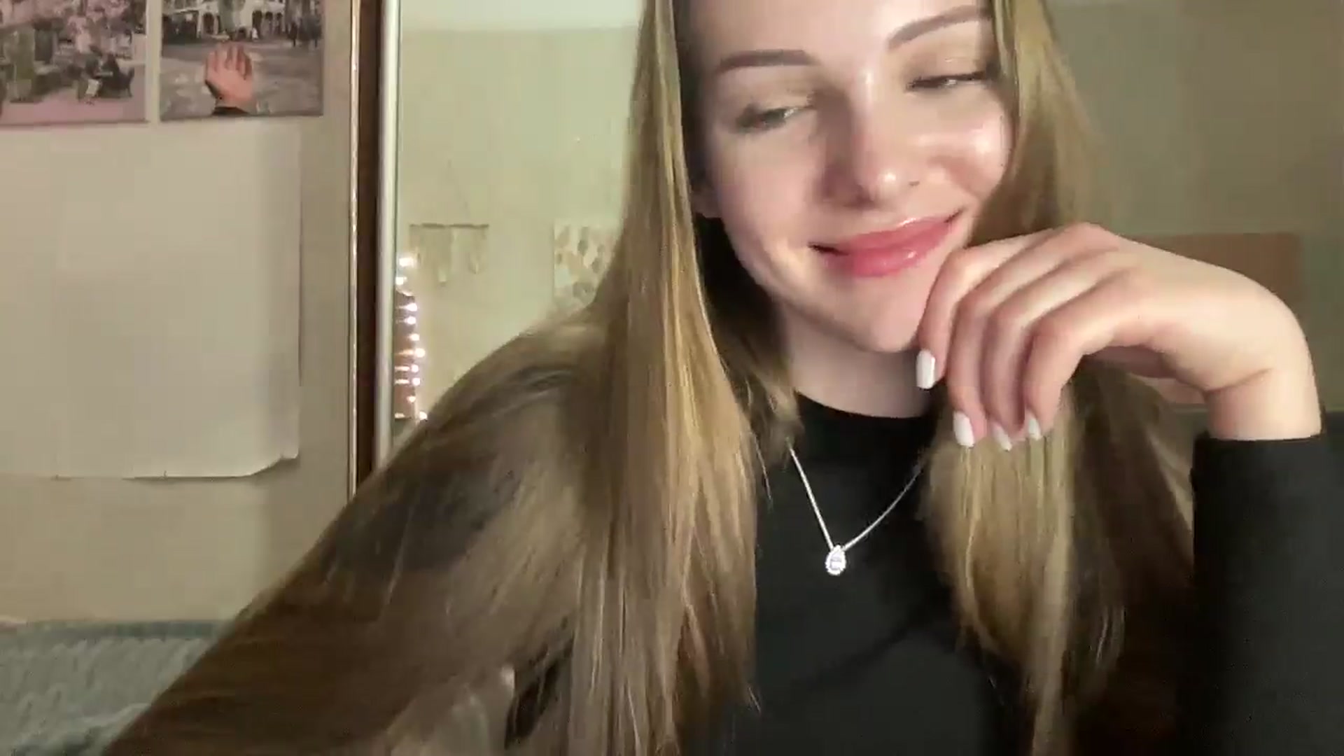 Gallery image thumbnail from FreyaPulse's myfreecams stream on, 04/20/2026, 18:19 image 15 of 20